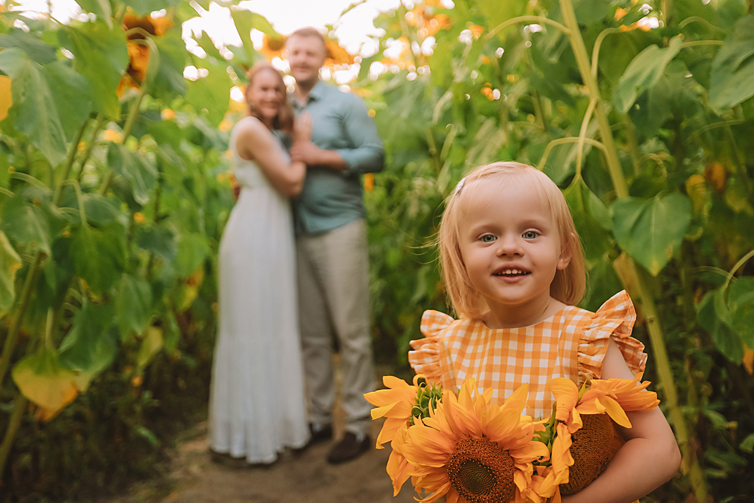 Подсолнухи. Семейный фотограф Тюмень, фотограф на роды Салмина Мария