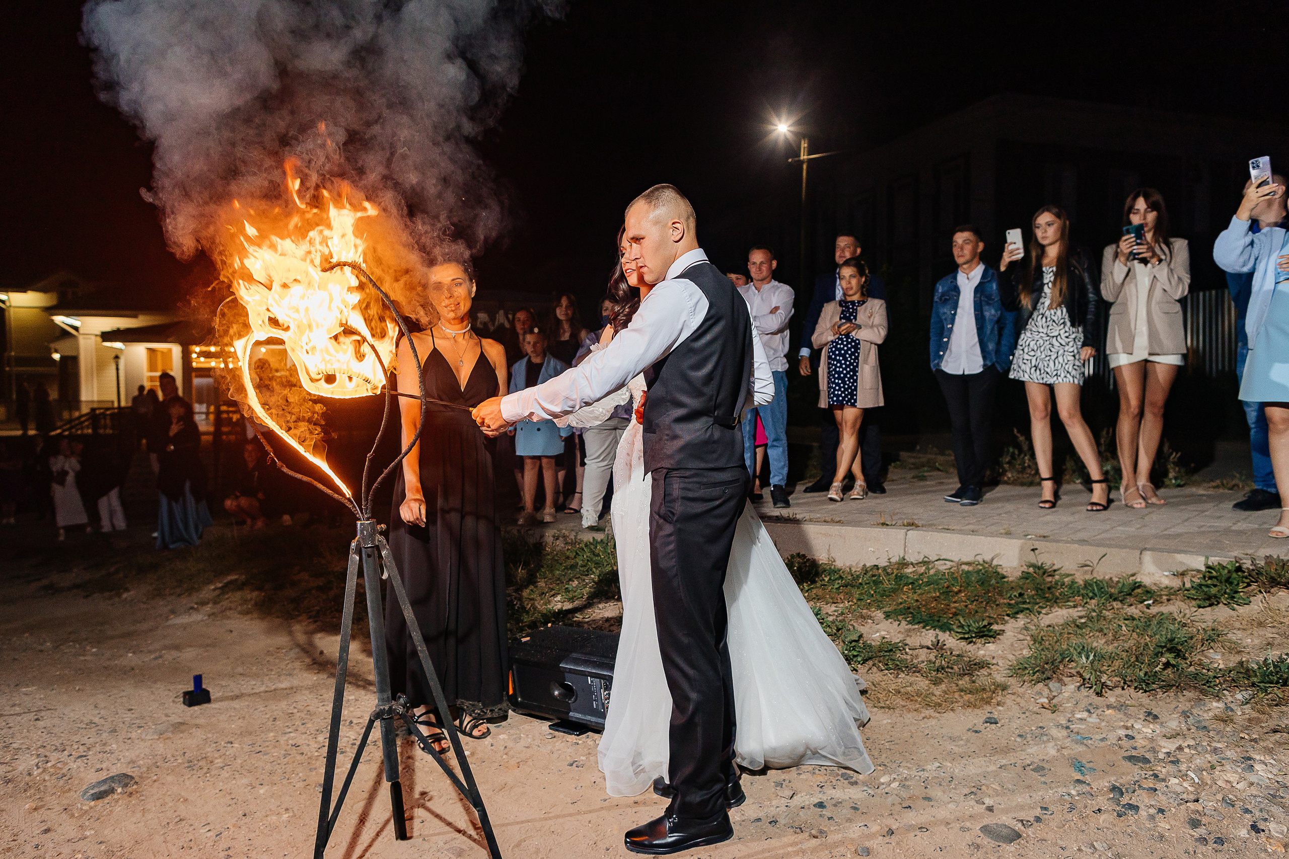 Волшебное утро невесты в номере отеля. Олег Сверчков | Свадебный фотограф Вологда