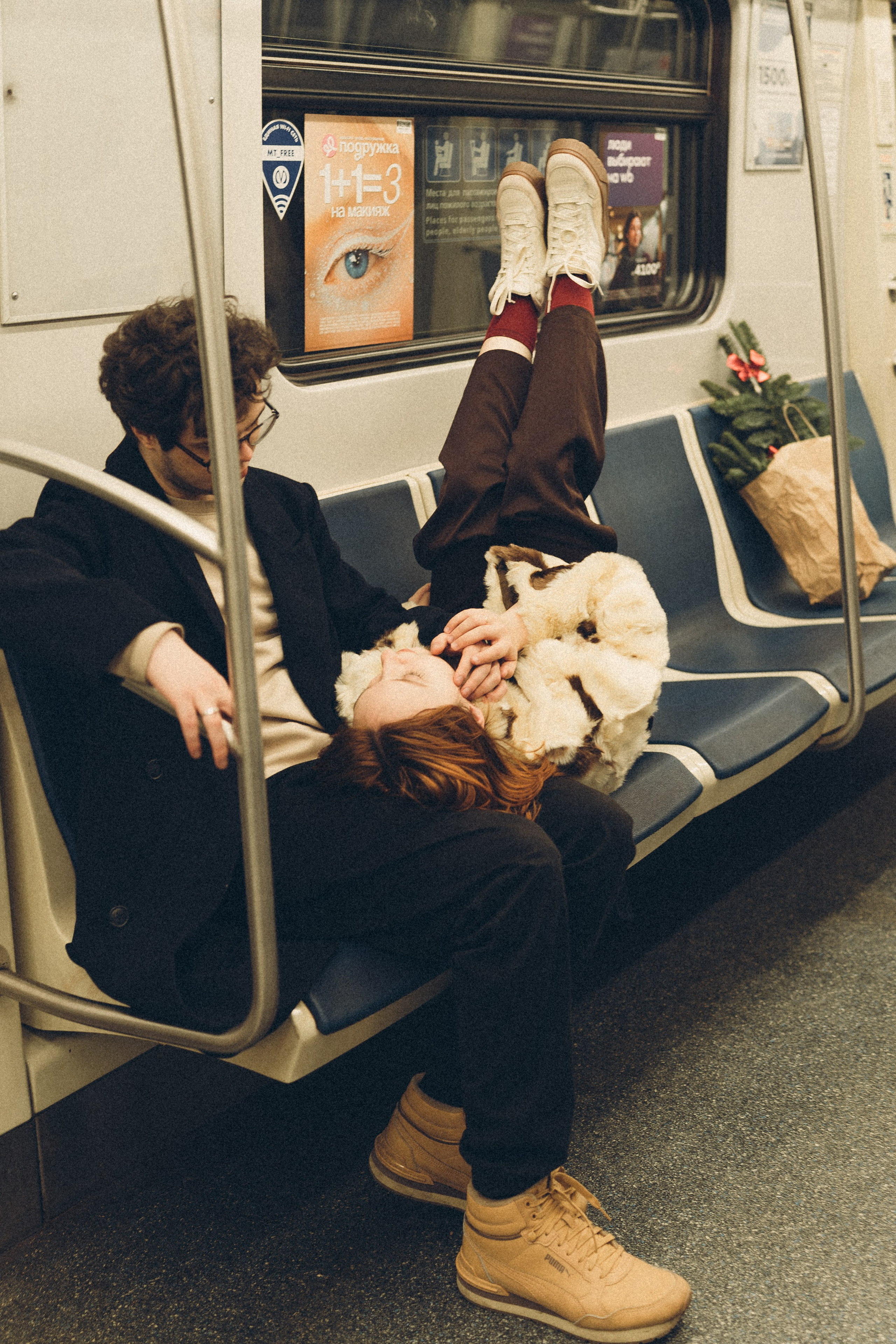 НОВОГОДНЯЯ ФОТОСЕСИИЯ ПАРЫ В МЕТРО ЛЮБОВЬ. Профессиональный фотограф, Санкт-Петербург — Виктория Богомолова