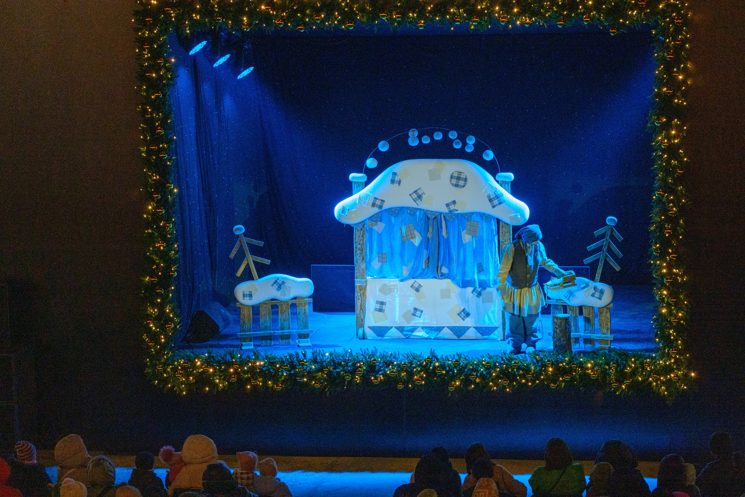 Новогодний репортаж из парка «Новый Херсонес» | Фотограф Илья Желдак. Профессиональная фотосъемка в Крыму. Натуральные эмоции и живые кадры. Забронируйте дату прямо сейчас!