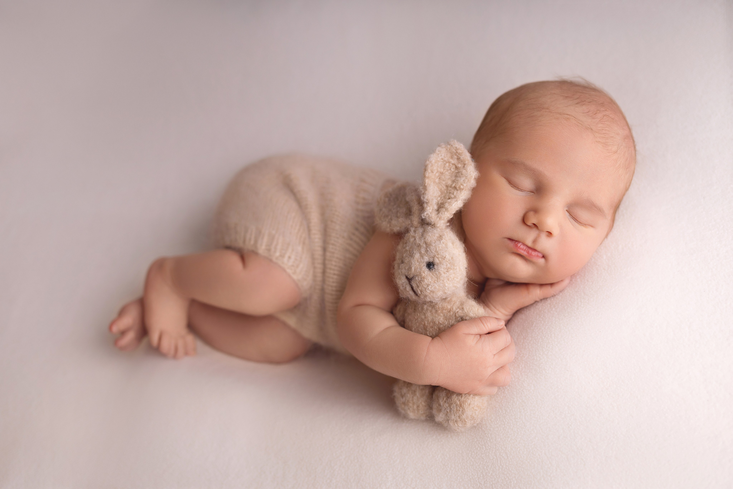 Классическая фотосессия малыша. Фотограф новорожденных малышей в Омске и Омской области Эльвира Камаева