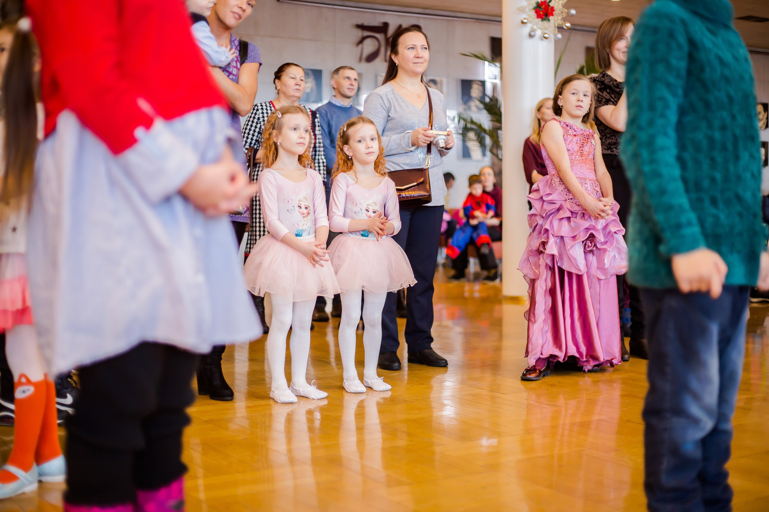 Репортаж — детская елка в БКЗ. Свадебный и семейный фотограф в Санкт-Петербурге Макеева Наталья