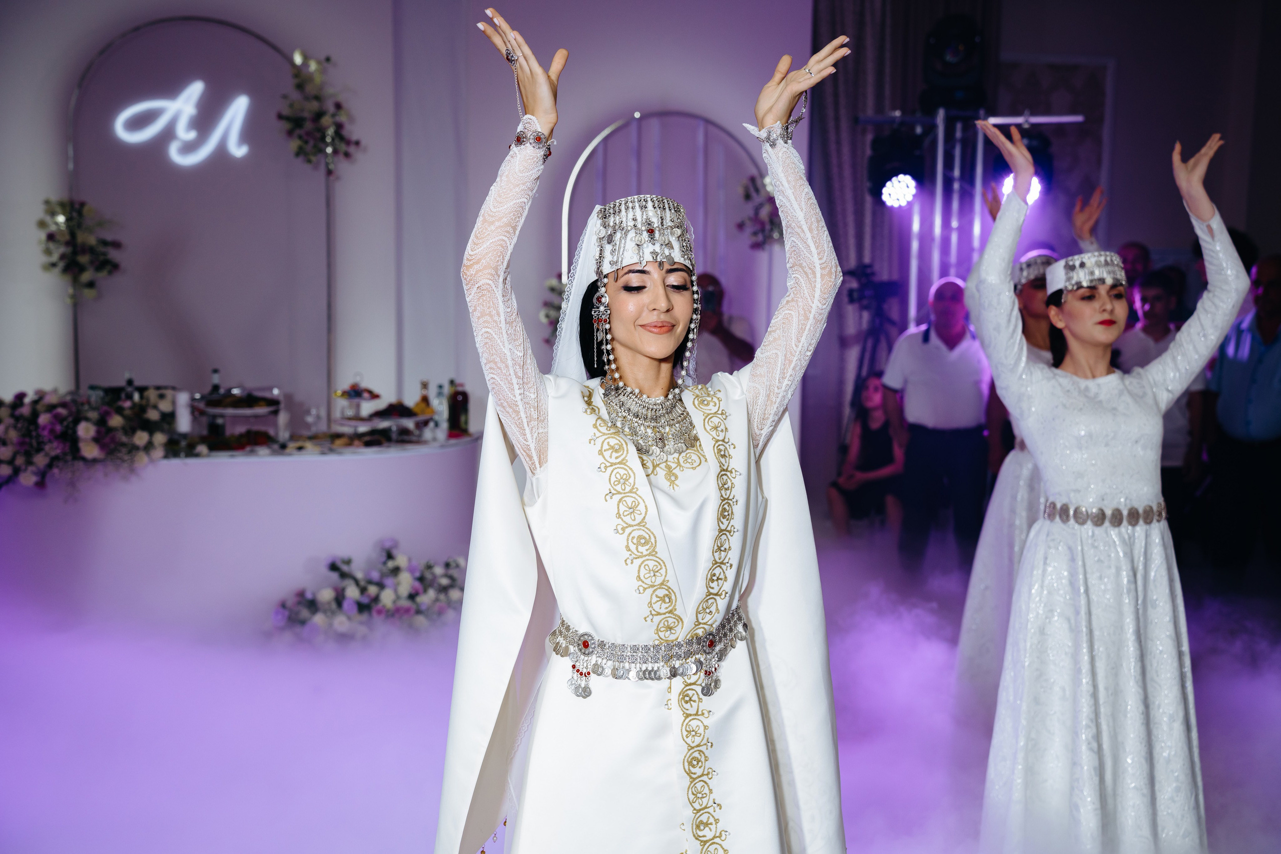 Артем и Лусине. Свадебный фотограф Красноярск Вязьминова Мария