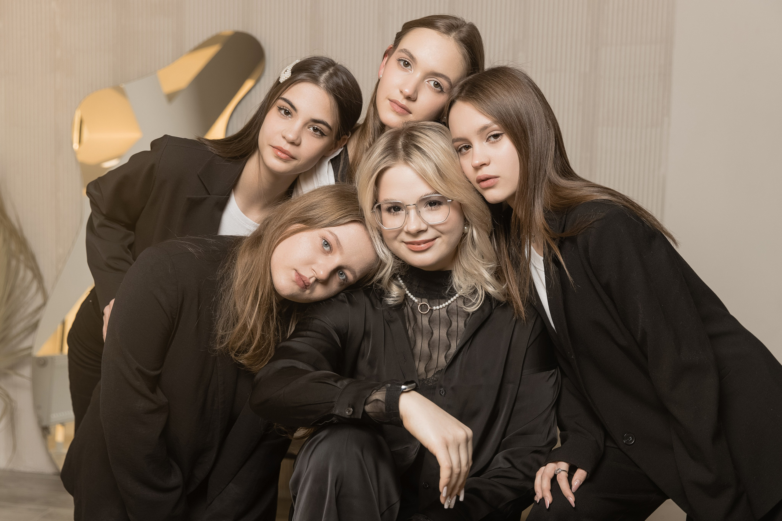 Фотосессия классом в студии. Авето фото. Выпускные альбомы Камчатка