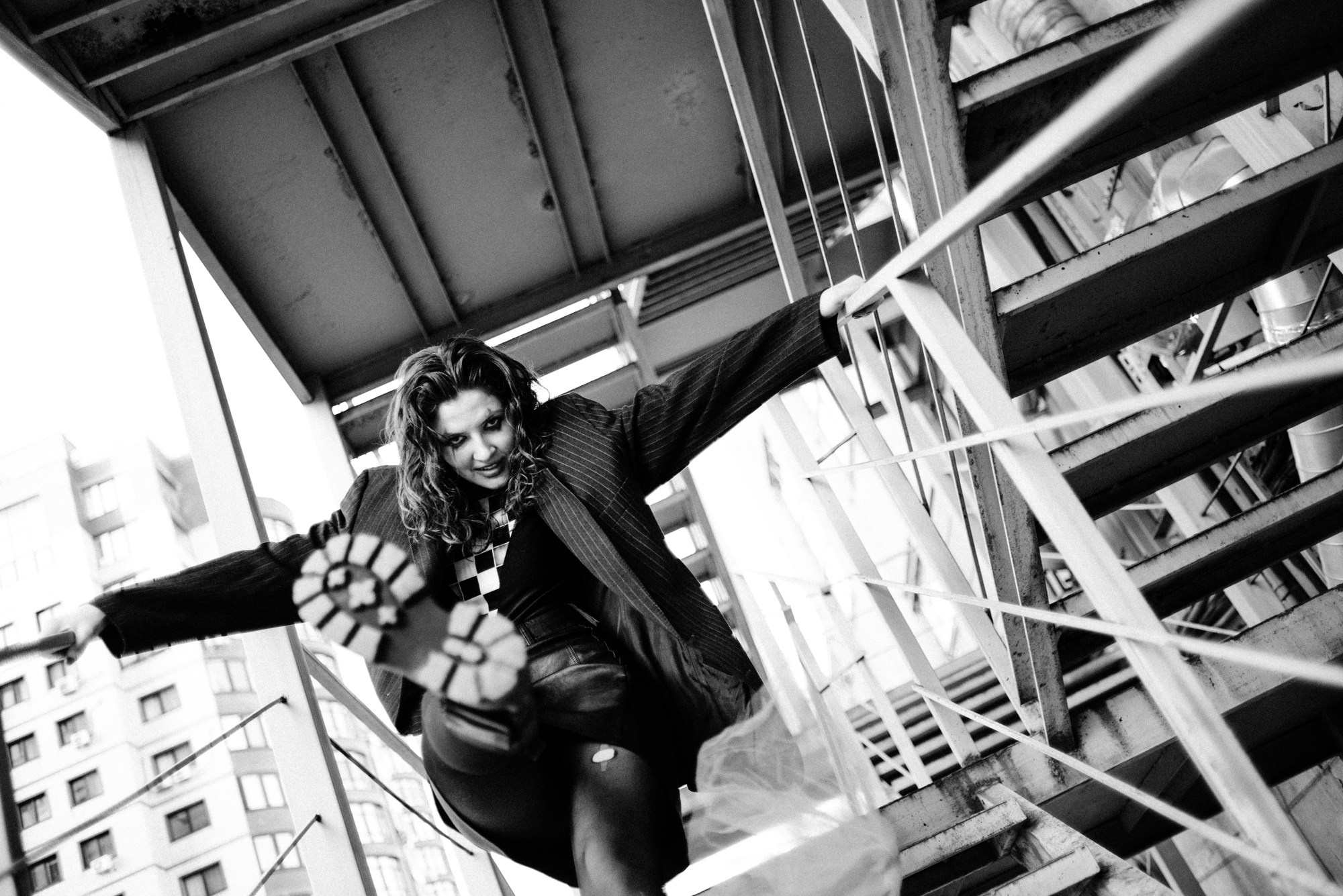 Фотосессия в стиле гранж в Тюмени — Закоулки города | Фотограф Дарья Мустафина. Портретный фотограф Тюмень Дарья Мустафина