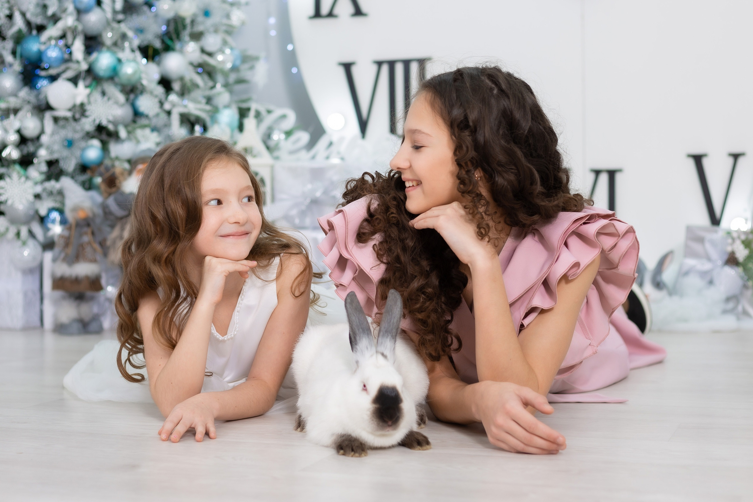 © Фотостудия "Олеся". Все права защищены. "Любое использование или копирование материалов или элементов дизайна сайта допускается только с разрешения правообладателя и со ссылкой на источник".