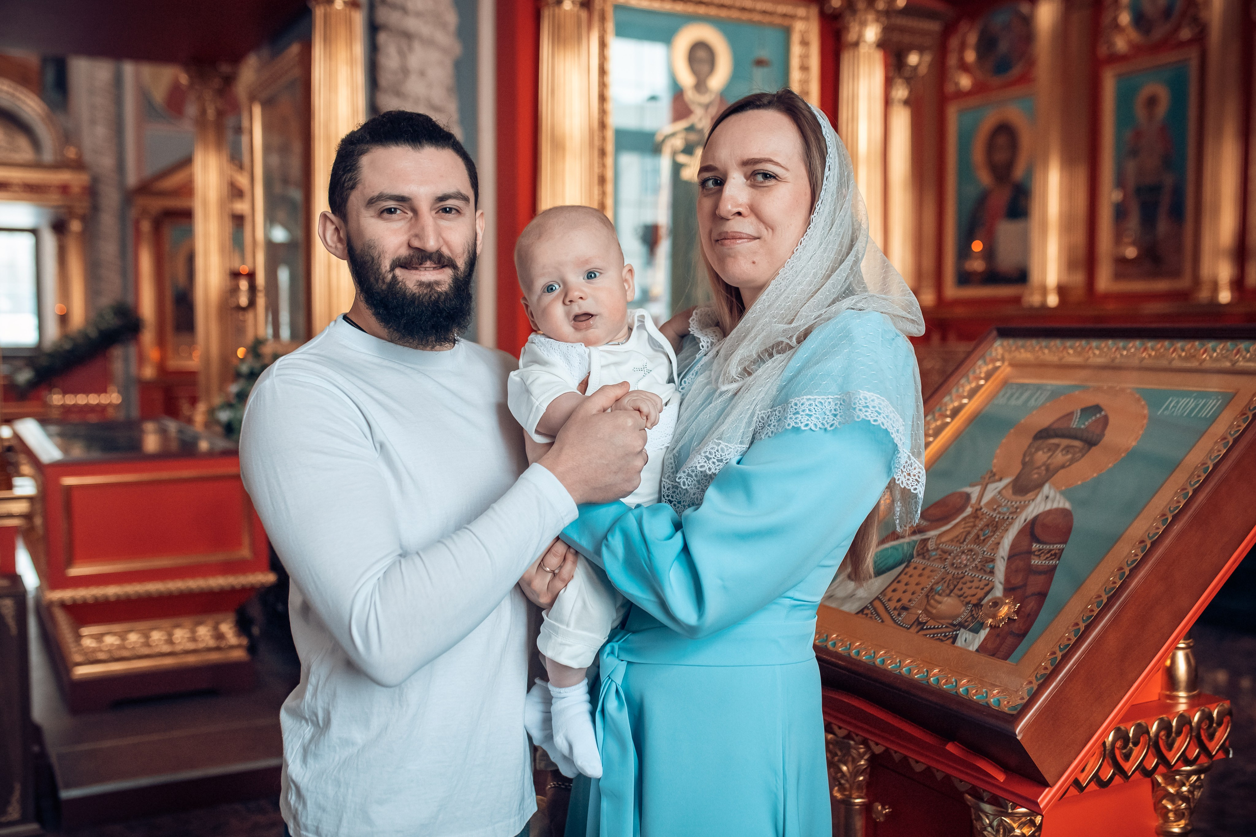 Крещение младенца Леонида в храме Георгия Всеволодовича. Екатерина Крапивина фотограф церковных Таинств в Нижний Новгороде