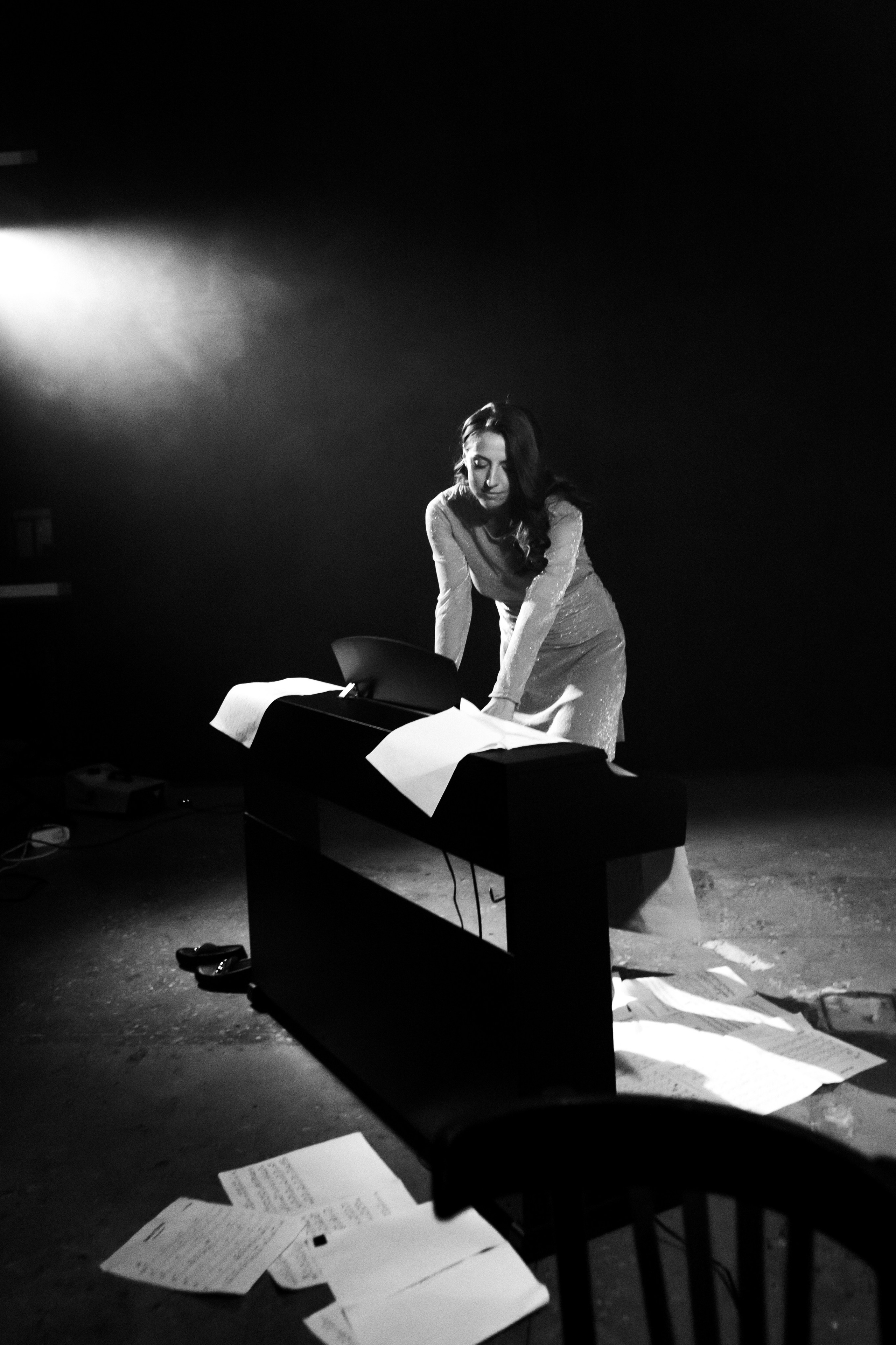 Композитор Юлия Перминова. Фотосъемка. Фотограф в Тюмени Даша Михнова. Портреты, фотопроекты, фотодни