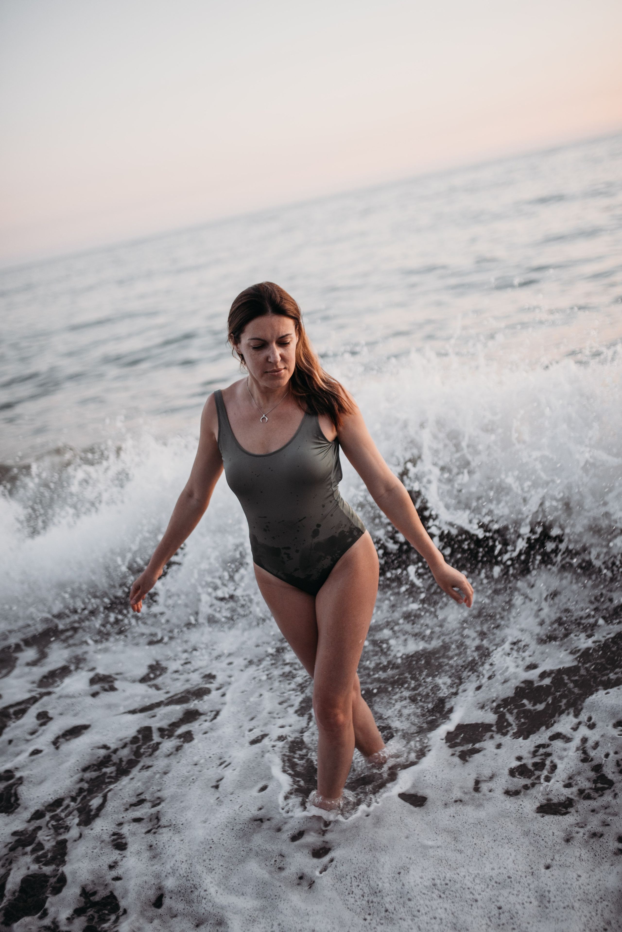 Женский портрет фотосессия в Сочи на берегу моря. Фотограф в Сочи — Маргарита Поганова