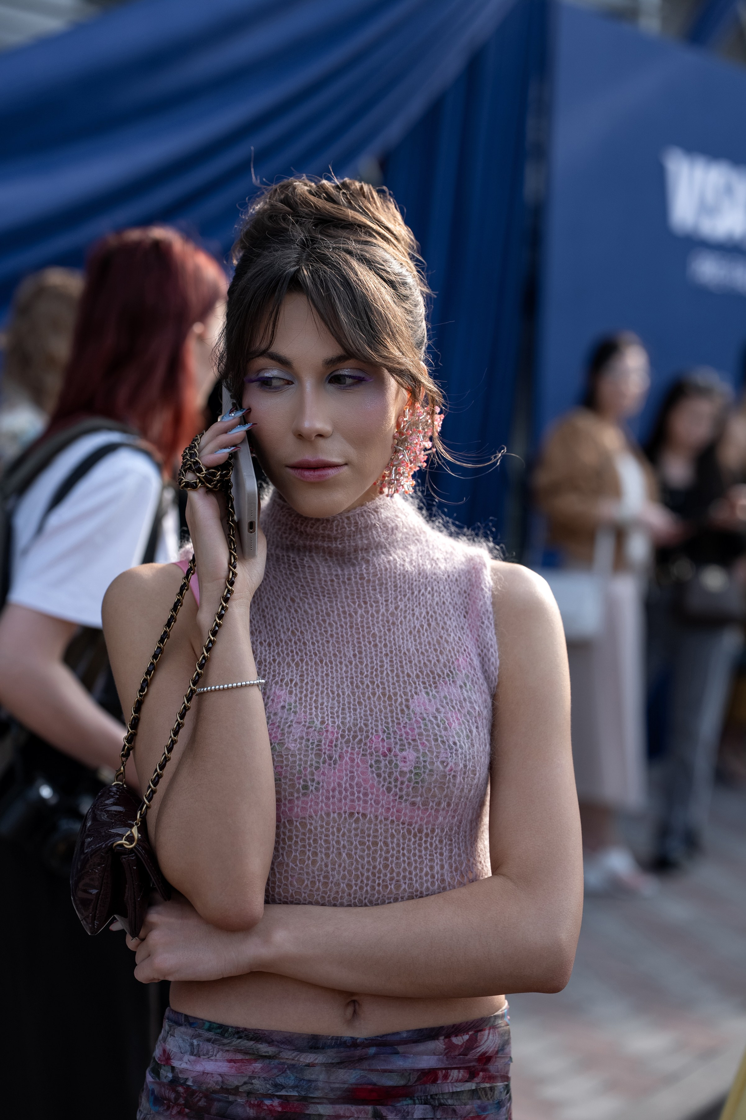 Visa Fashion Week Almaty Pre-Fall 2026 April StreetStyle Day 1. Сайт Алматинского НЮ АРТ, будуар и фэшн фотографа Дениса Карпенко
