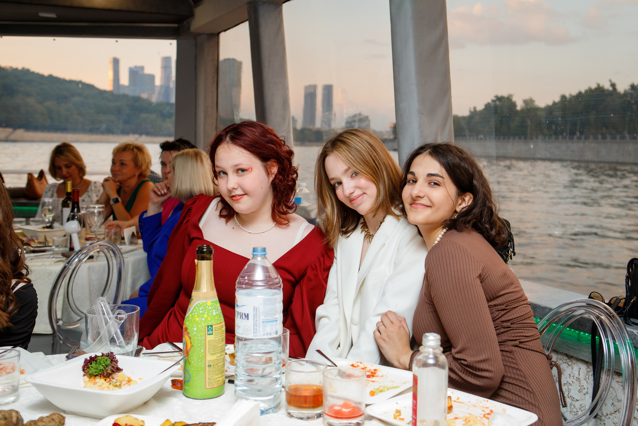 9 класс / Гимназия № 1558 имени Росалии де Кастро / Выпускной. Детский и семейный фотограф Мария Киселёва. Москва