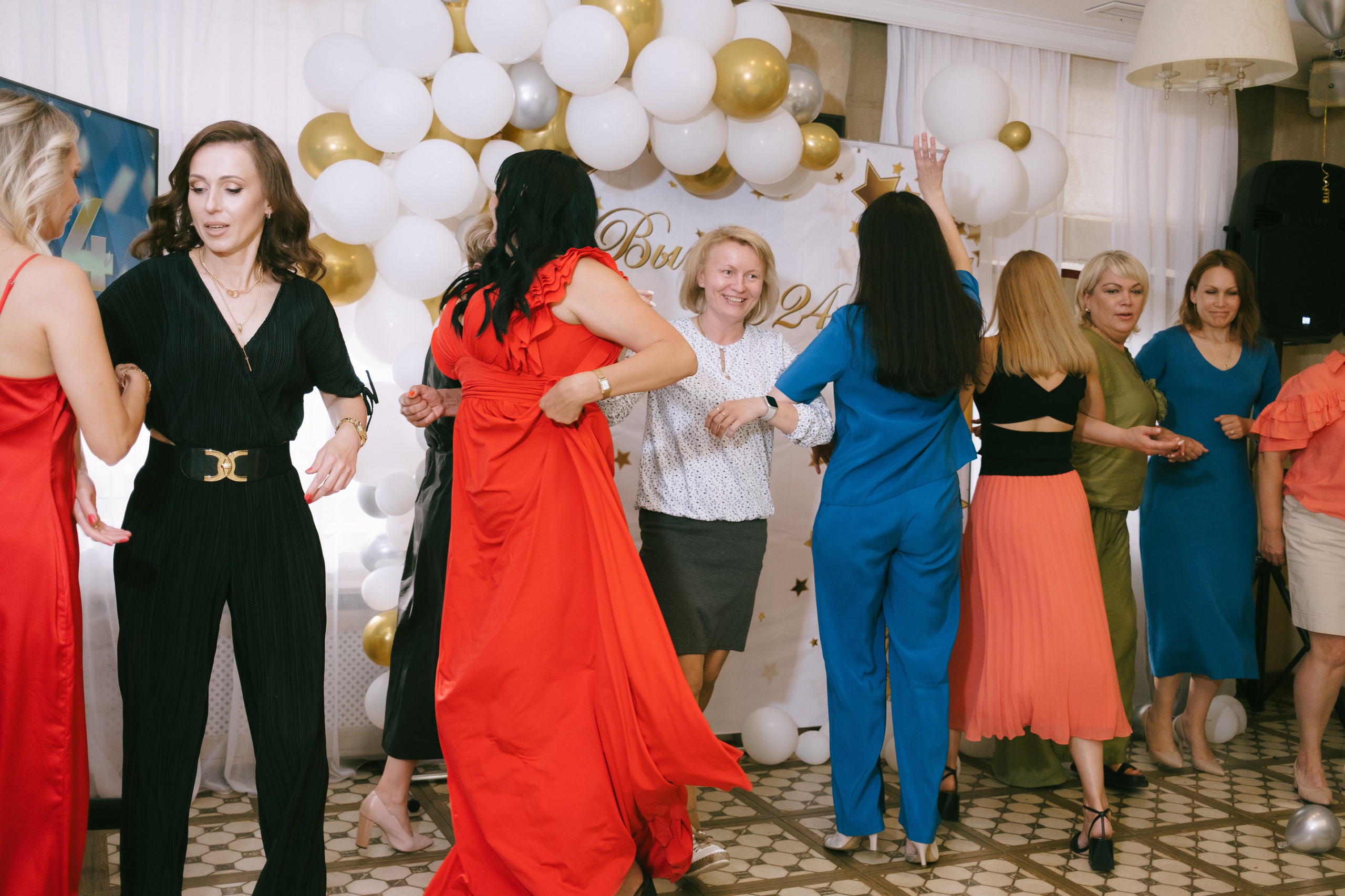 Выпускной школа 33. Свадебный и репортажной фотограф Денис Ожигин в Краснодаре и Краснодарском крае