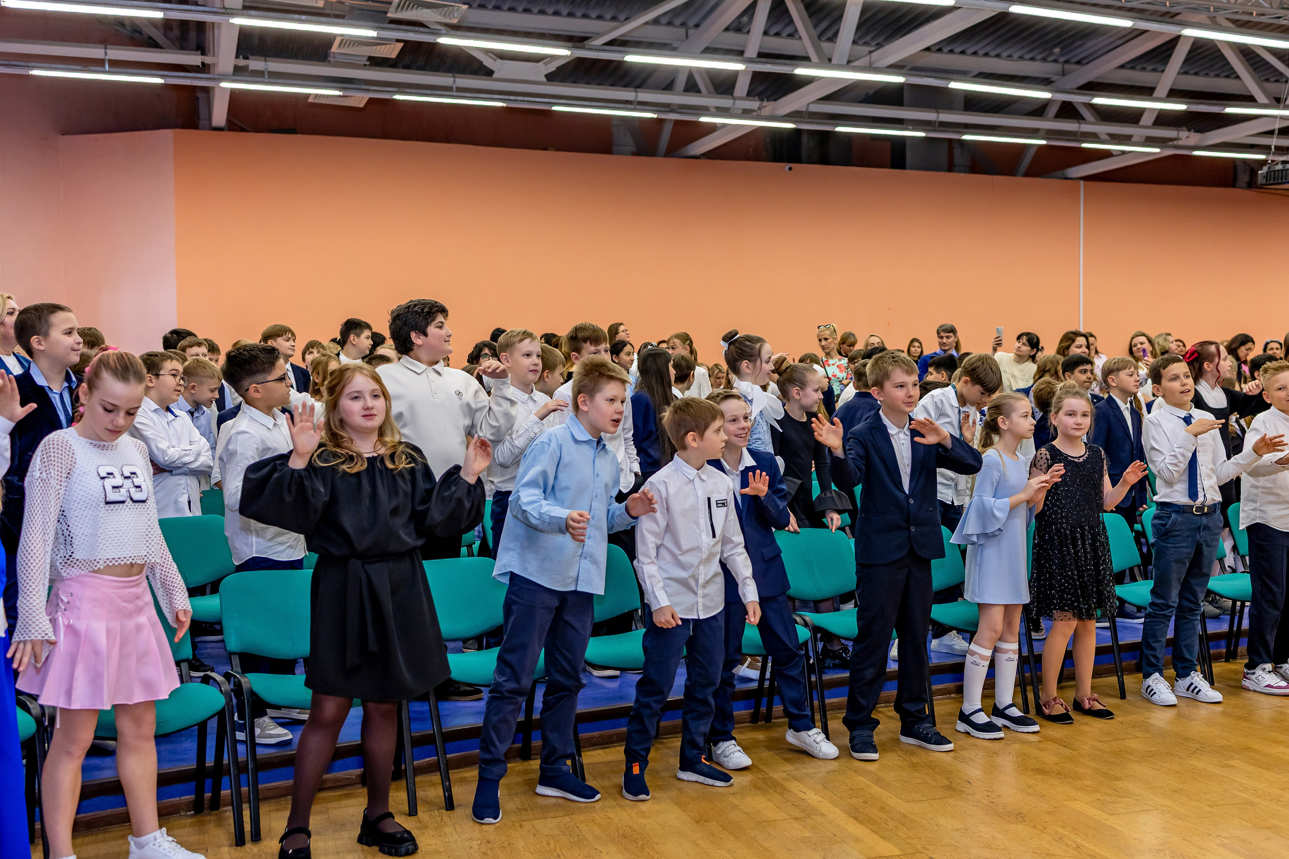 Выпускной праздник в начальной школе. Фотограф и видеограф Москва. Свадебный фотограф, видеограф. Выпускные альбомы. Оживающие альбомы