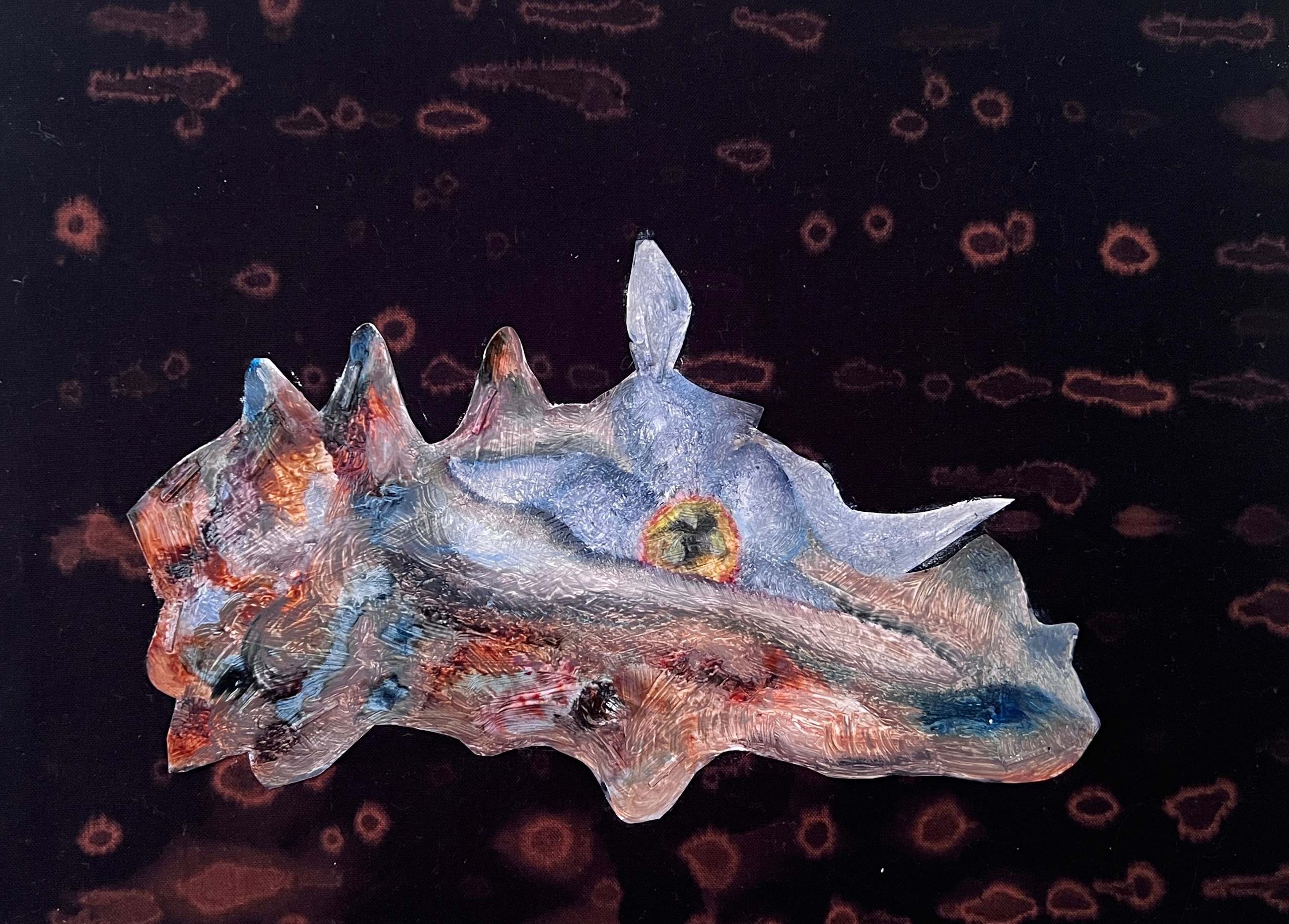 The Birth of a New Narcissus, 2025. fabric, metal, oil, 23 х 30,5 сm