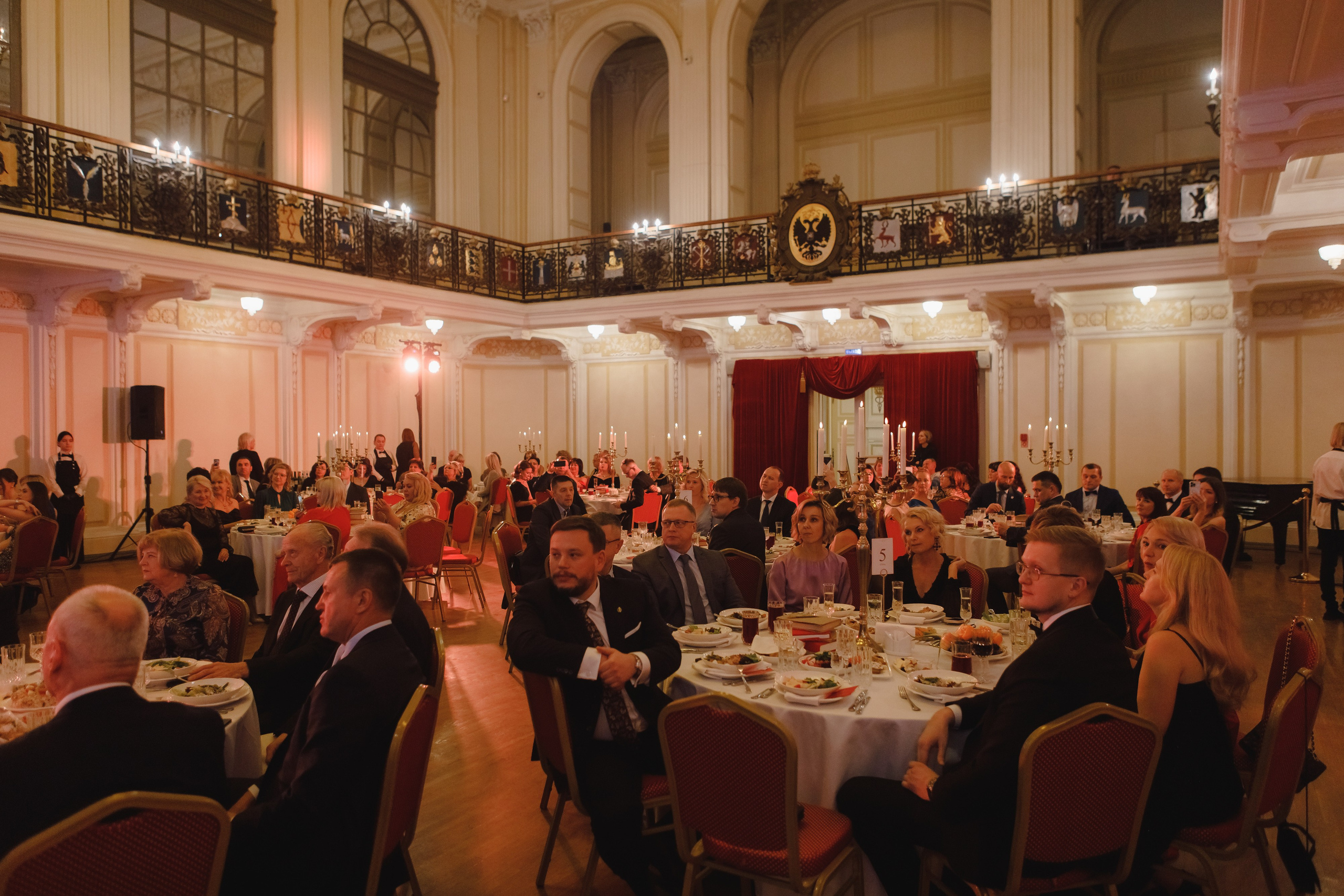 Банкет в бальном стиле. Семейный и свадебный фотограф в Нижнем Новгороде