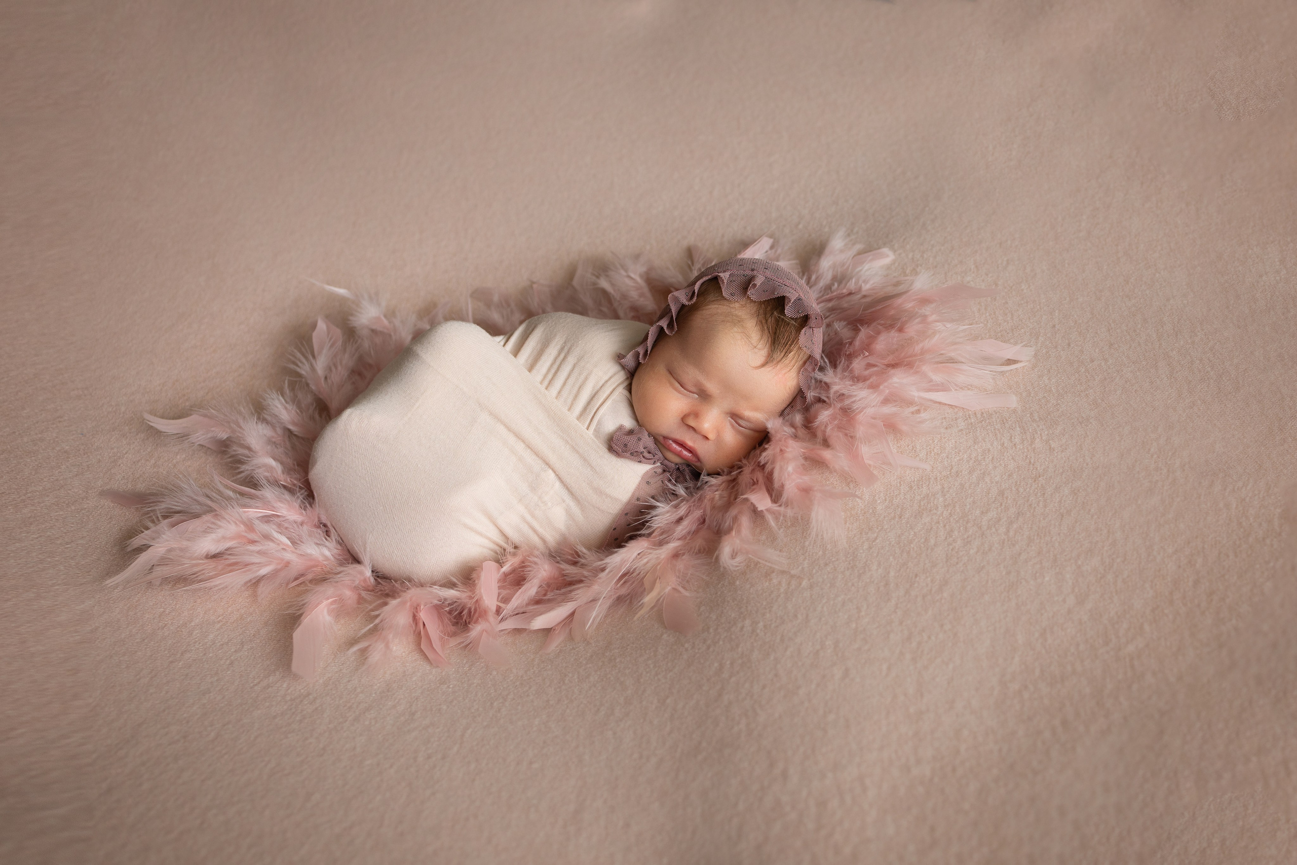 Фотосессия новорожденных девочек. Фотограф новорожденных в г. Миасс Анна Плотникова