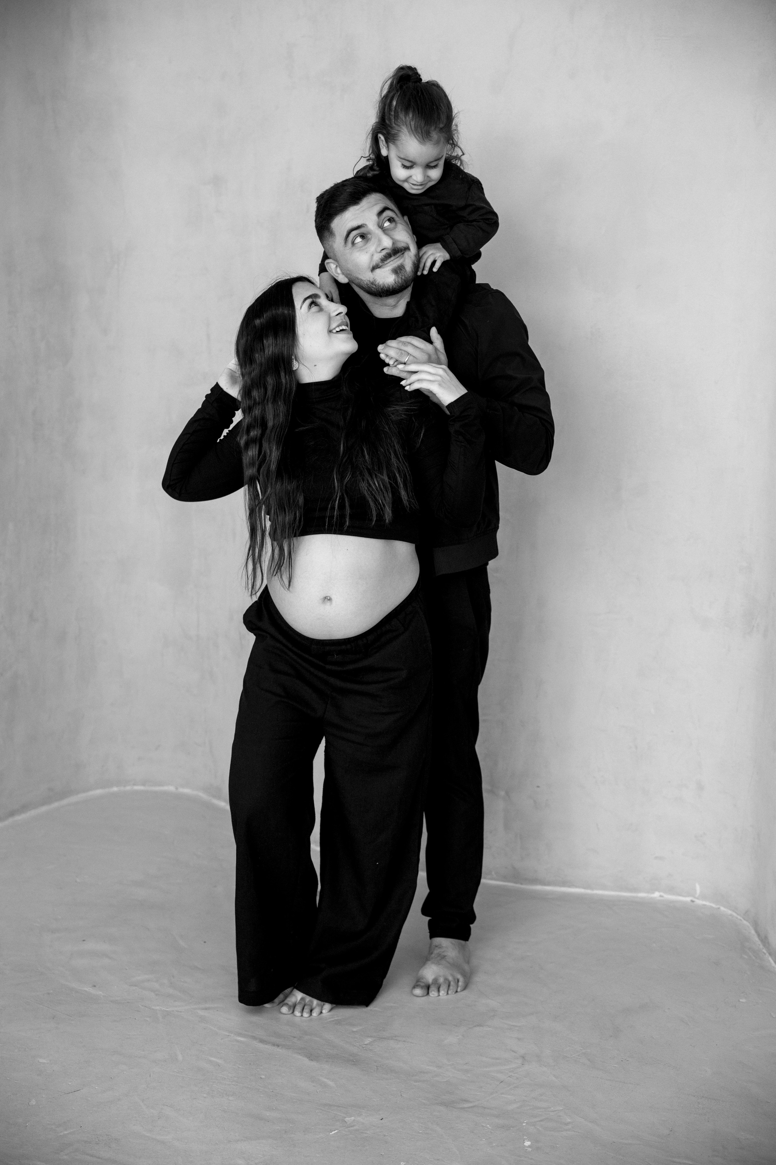 Pregnancy photoshoot inside the Grey Studio. Главная