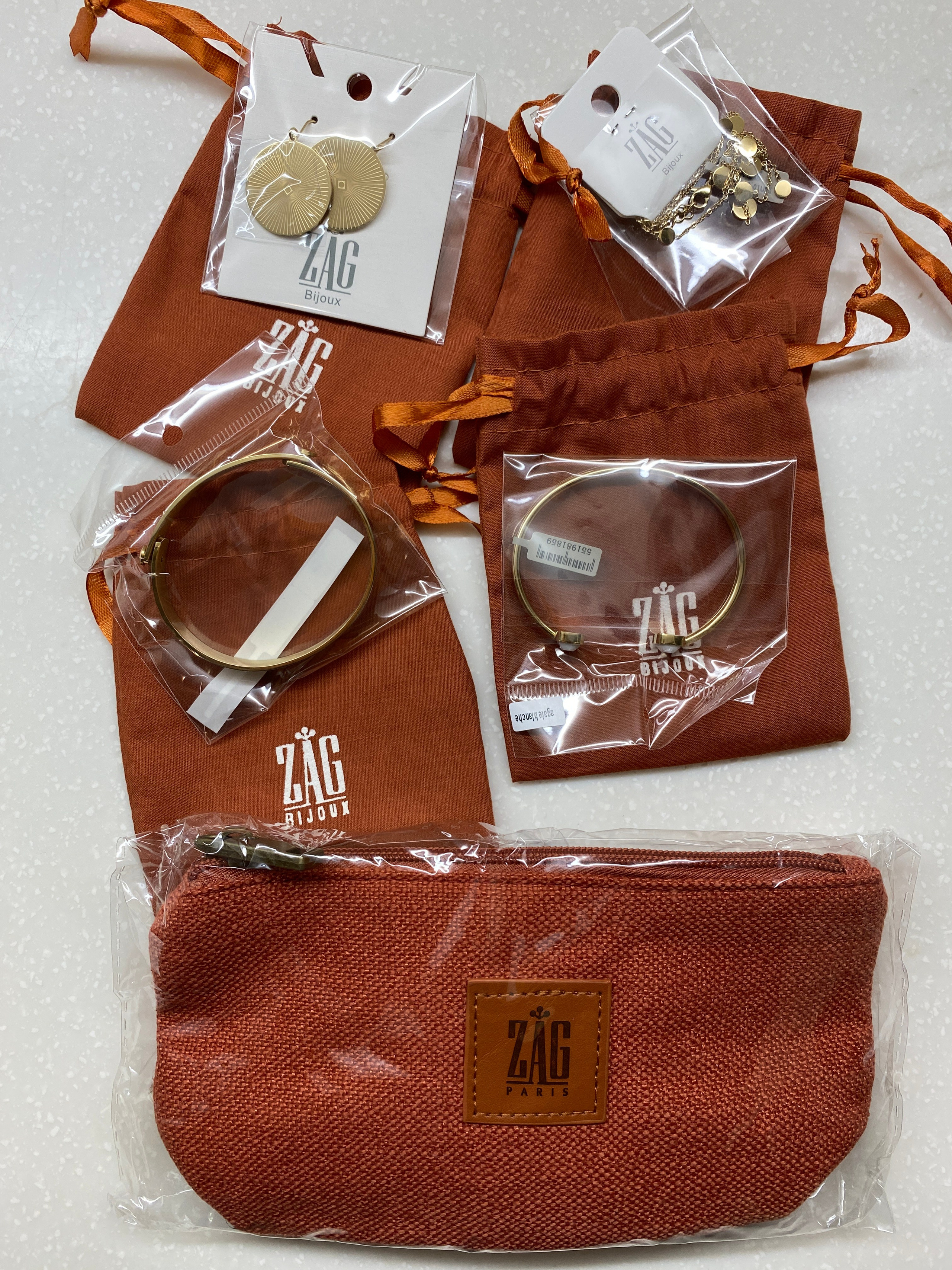 Аксессуары и украшения. Ваш байер во Франции