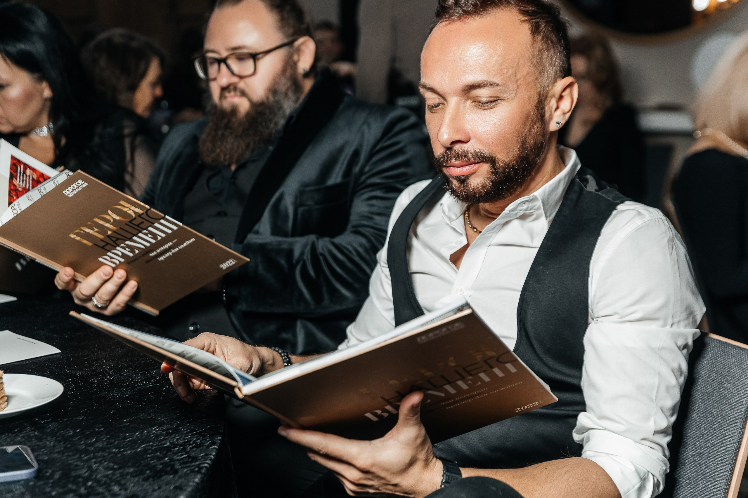 ПРЕЗЕНТАЦИЯ КНИГИ «ГЕРОИ НАШЕГО ВРЕМЕНИ». Свадебный и репортажный фотограф в Ростове-на-Дону Павел Кислов