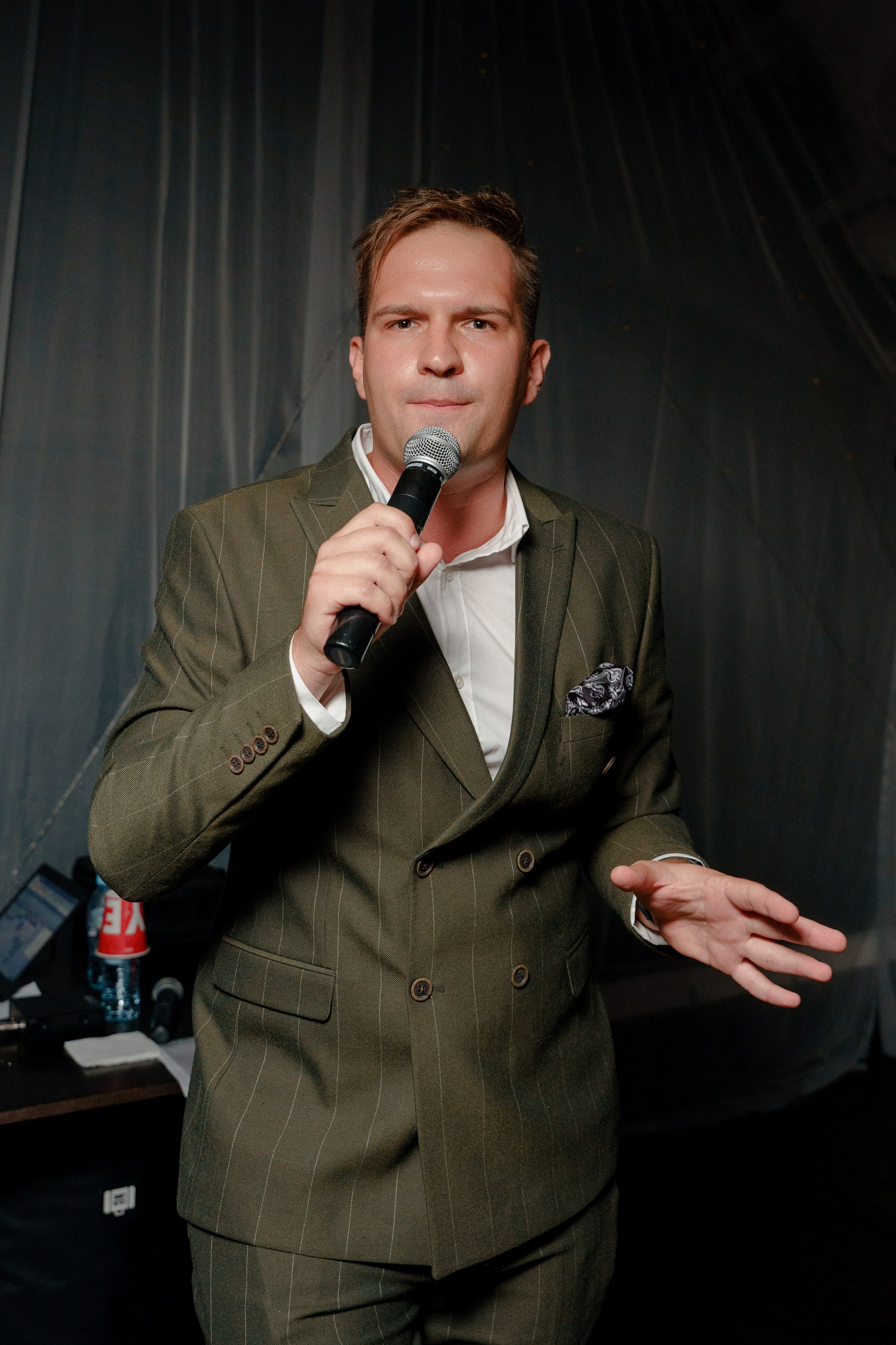 День рождения в шатре на водохранилище. Репортажный фотограф Москва Сергей Дружинин