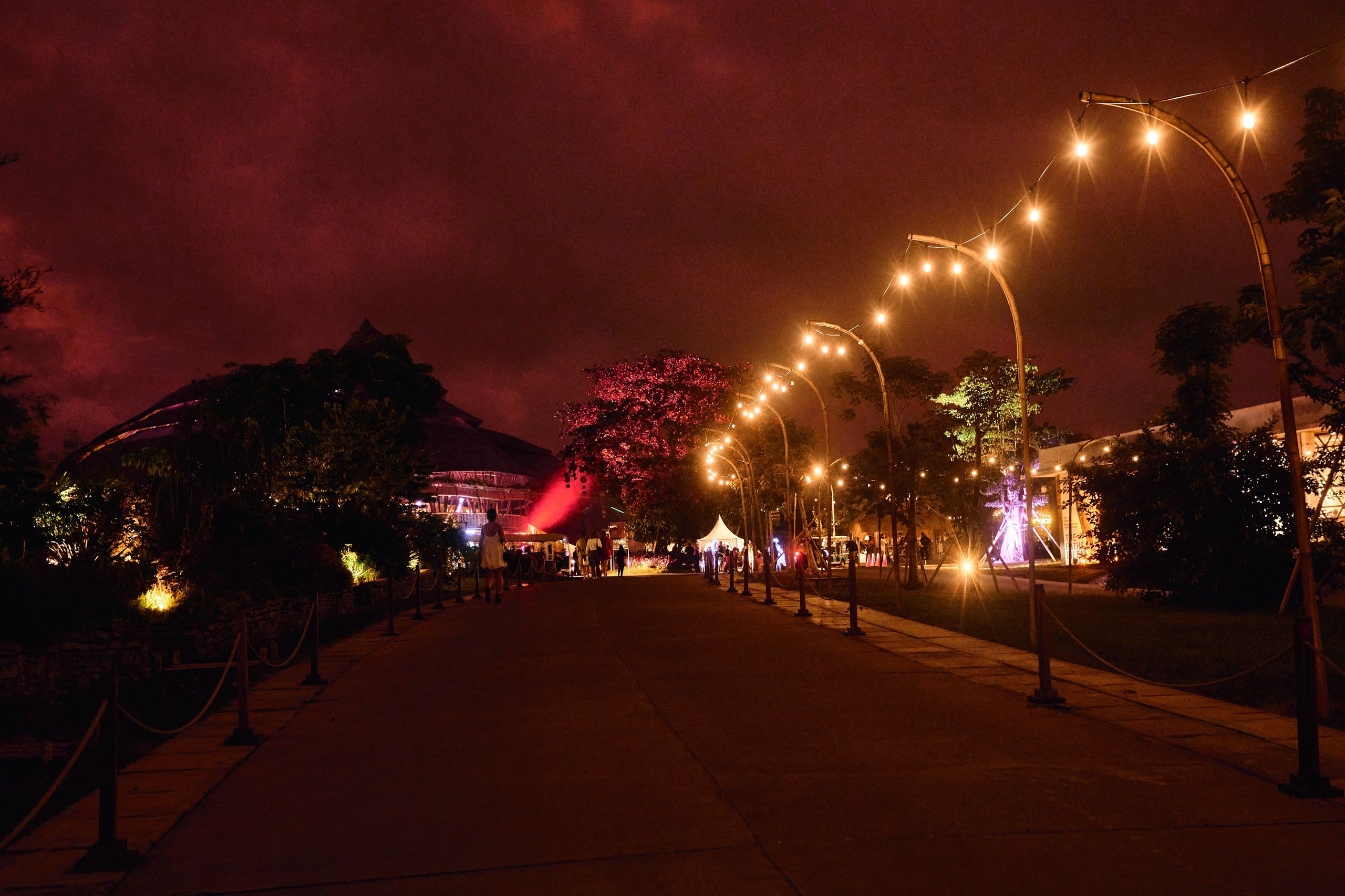 NuanuNight. See the moment and catche. commercial and reportage