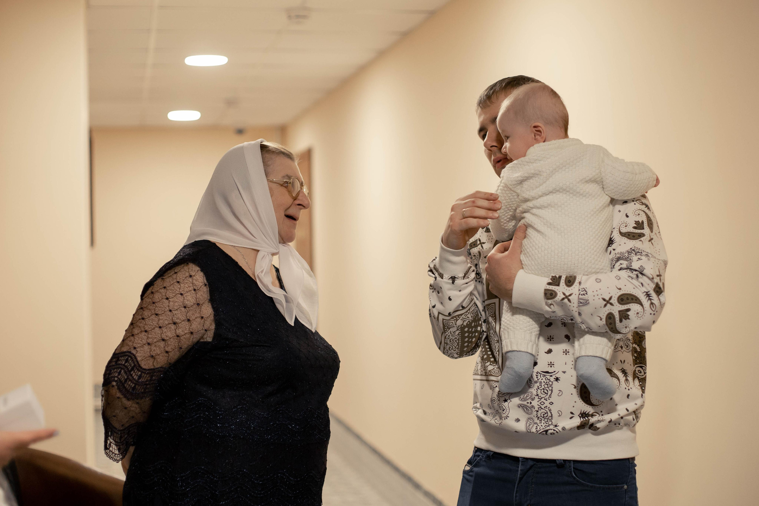 Даниил. Крещение в Храме Первосвятителей Московских в Ленинских Горках, фотосессия. Фотограф Валерия Горбунова Подольск Бутово Видное Щербинка