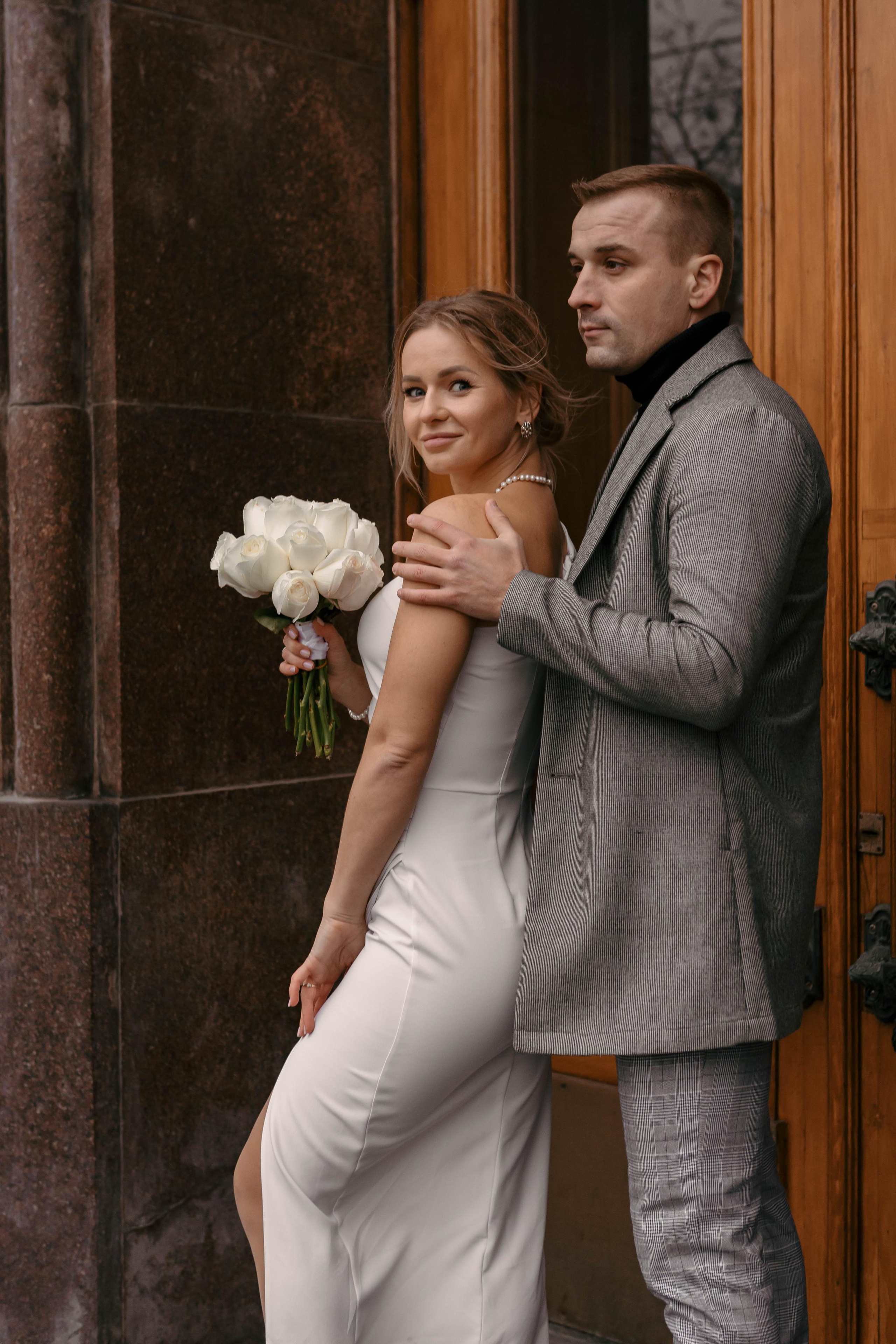 Свадьба на двоих на Таганке у Сталинской высотки. Фотосессия в Москве. Фотограф Валерия Горбунова Подольск Бутово Видное Щербинка