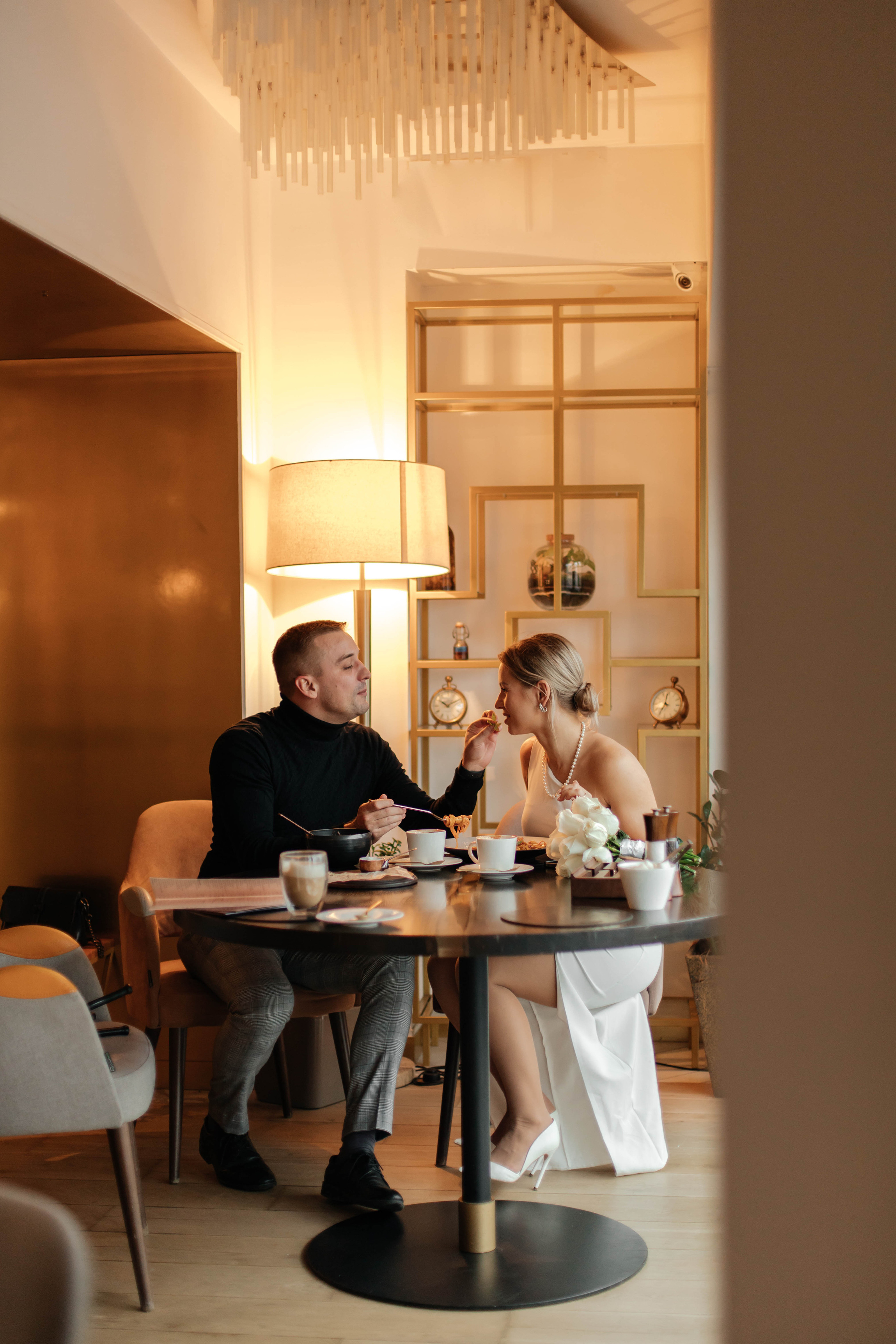 Свадьба на двоих на Таганке у Сталинской высотки. Фотосессия в Москве. Фотограф Валерия Горбунова Подольск Бутово Видное Щербинка