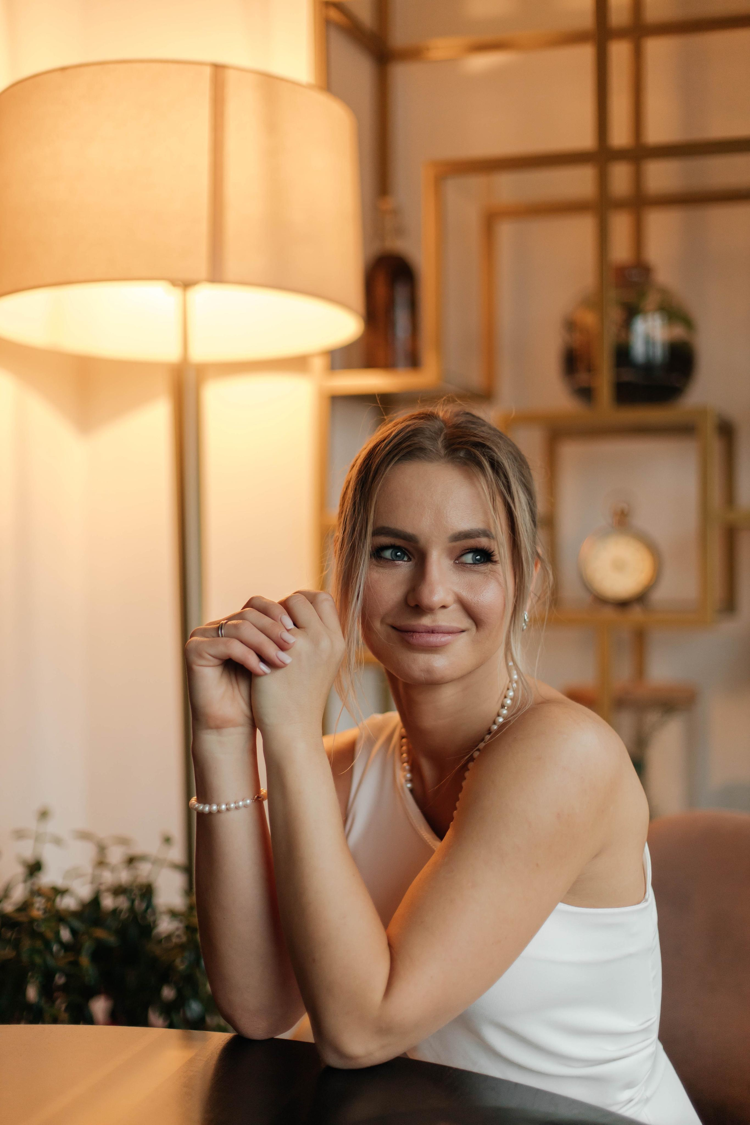 Свадьба на двоих на Таганке у Сталинской высотки. Фотосессия в Москве. Фотограф Валерия Горбунова Подольск Бутово Видное Щербинка