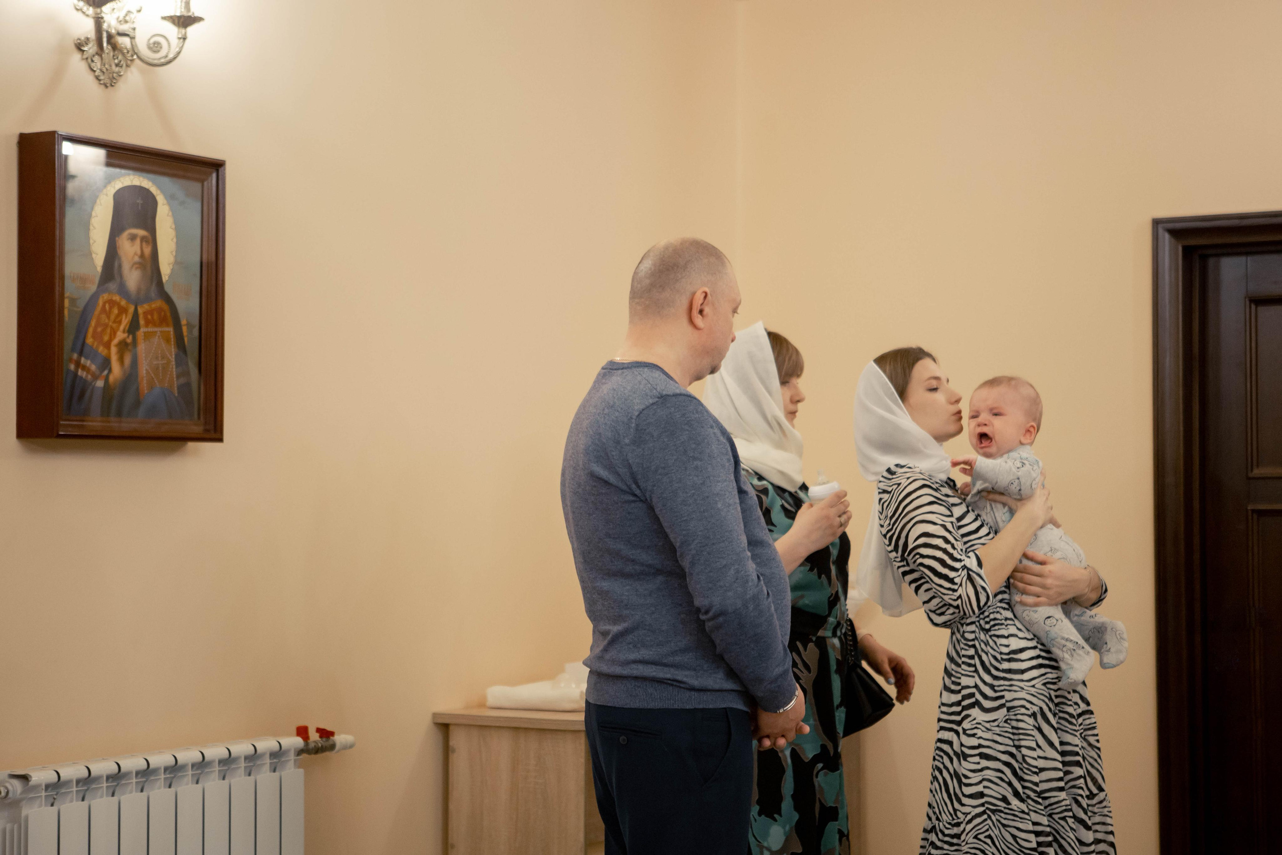 Даниил. Крещение в Храме Первосвятителей Московских в Ленинских Горках, фотосессия. Фотограф Валерия Горбунова Подольск Бутово Видное Щербинка