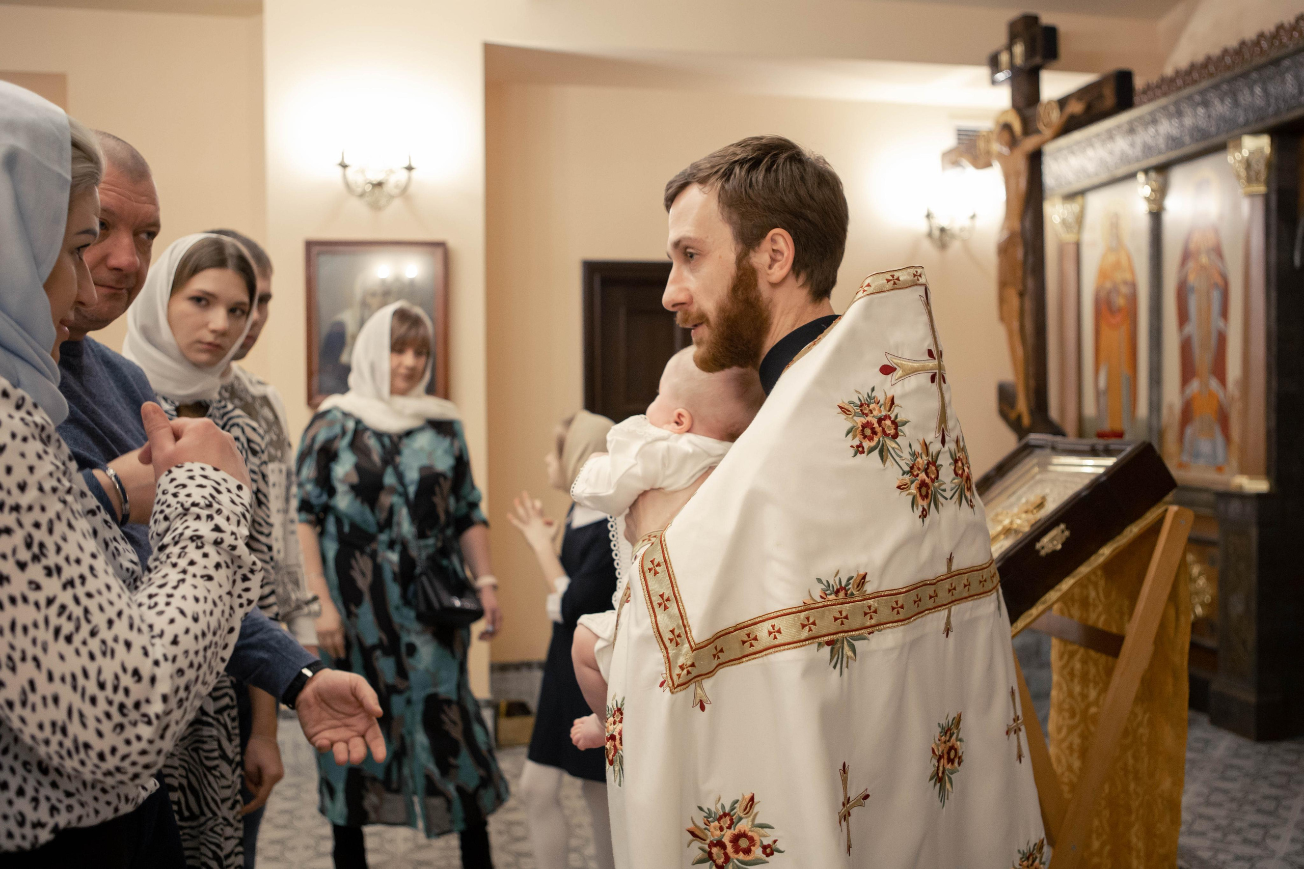 Даниил. Крещение в Храме Первосвятителей Московских в Ленинских Горках, фотосессия. Фотограф Валерия Горбунова Подольск Бутово Видное Щербинка