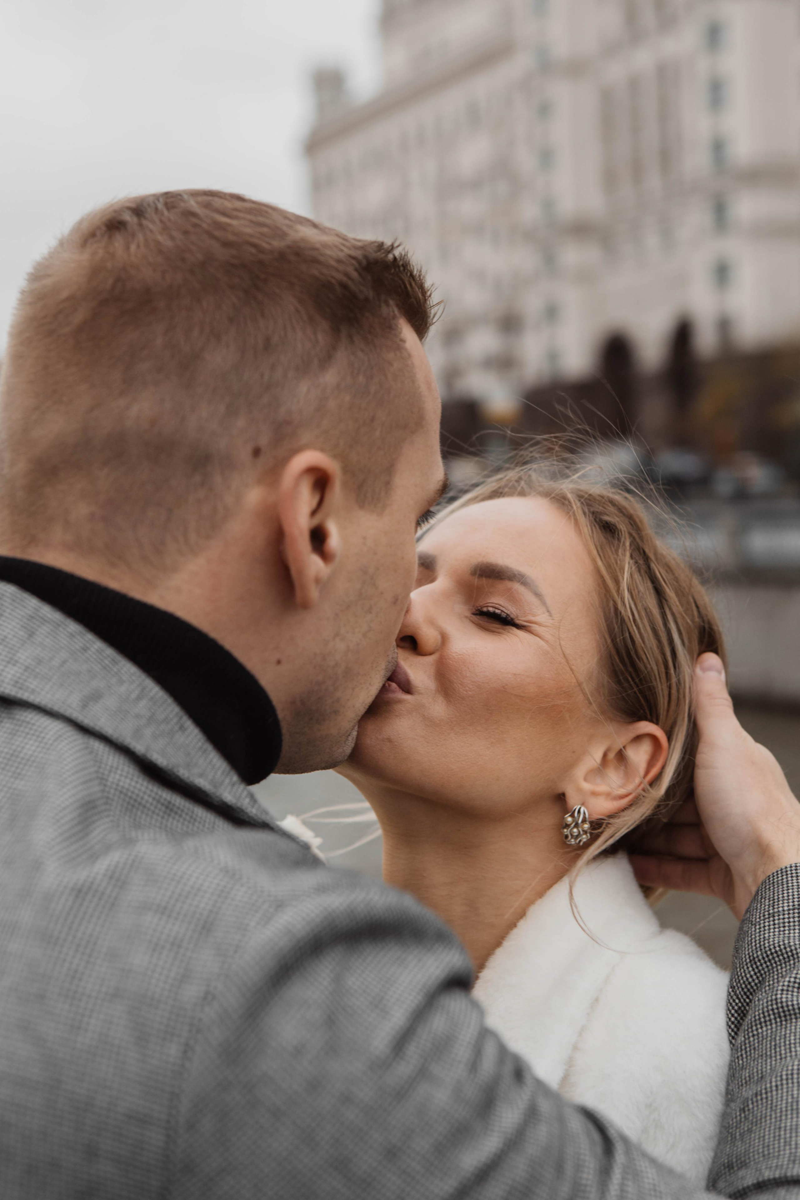 Свадьба на двоих на Таганке у Сталинской высотки. Фотосессия в Москве. Фотограф Валерия Горбунова Подольск Бутово Видное Щербинка