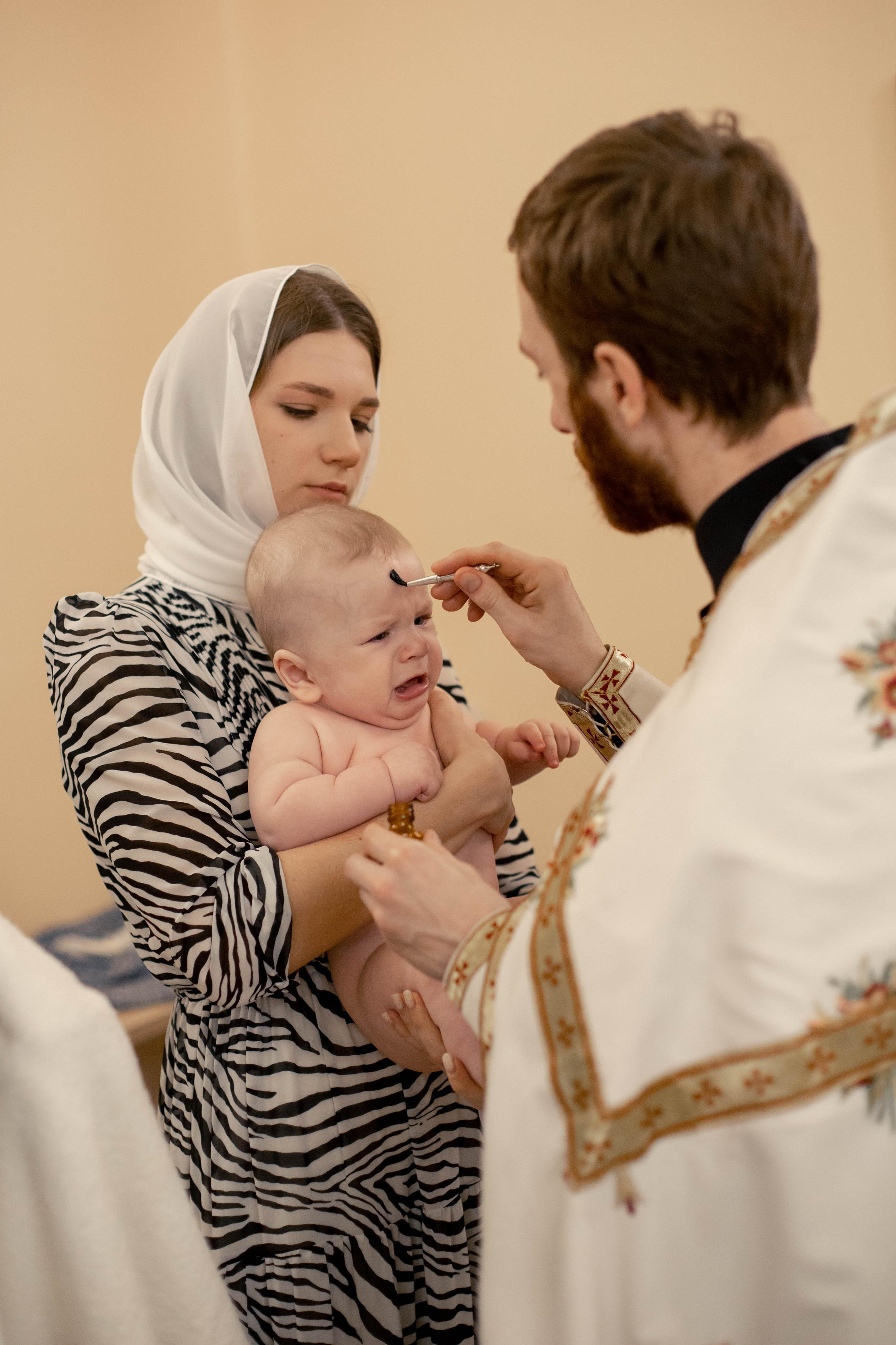 Даниил. Крещение в Храме Первосвятителей Московских в Ленинских Горках, фотосессия. Фотограф Валерия Горбунова Подольск Бутово Видное Щербинка