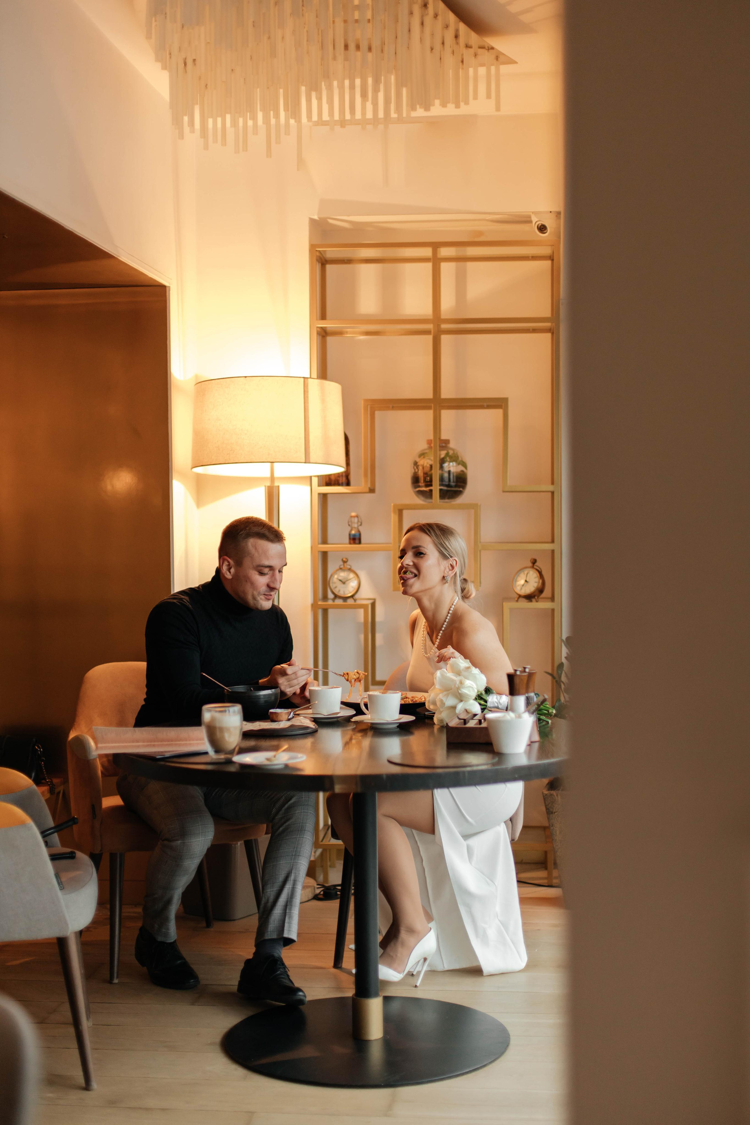 Свадьба на двоих на Таганке у Сталинской высотки. Фотосессия в Москве. Фотограф Валерия Горбунова Подольск Бутово Видное Щербинка