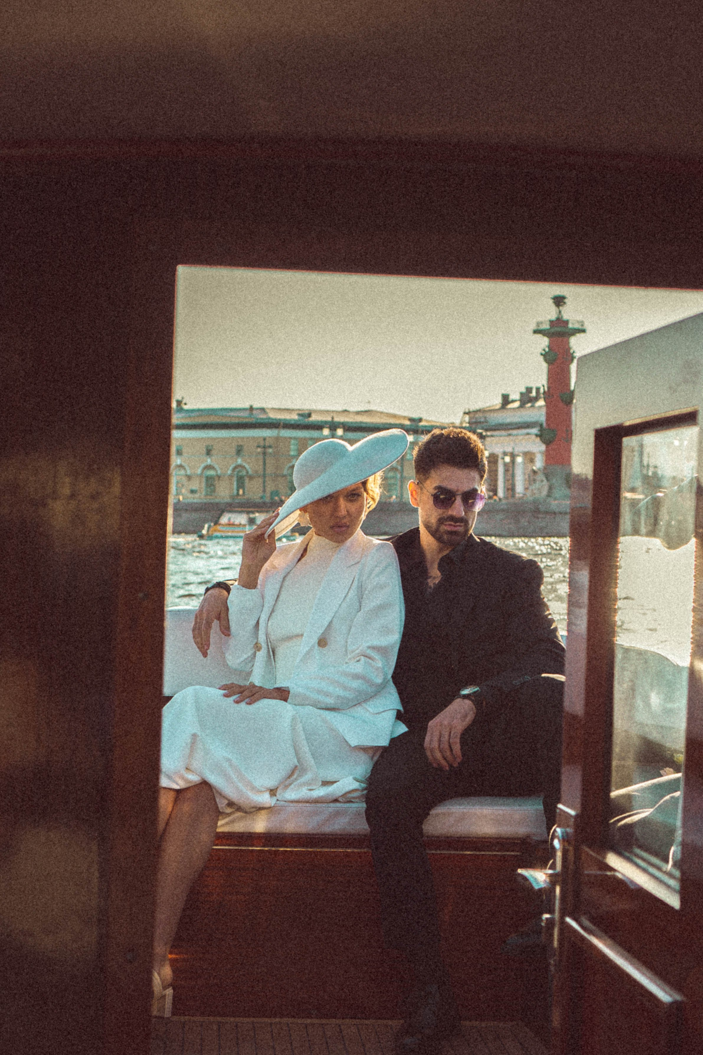 СВАДЕНБНАЯ СЬЕМКА НА КАТЕРЕ ПО КАНАЛАМ САНКТ-ПЕТЕРБУРГА И В АКВАТОРИИ НЕВЫ. Профессиональный фотограф, Санкт-Петербург — Виктория Богомолова