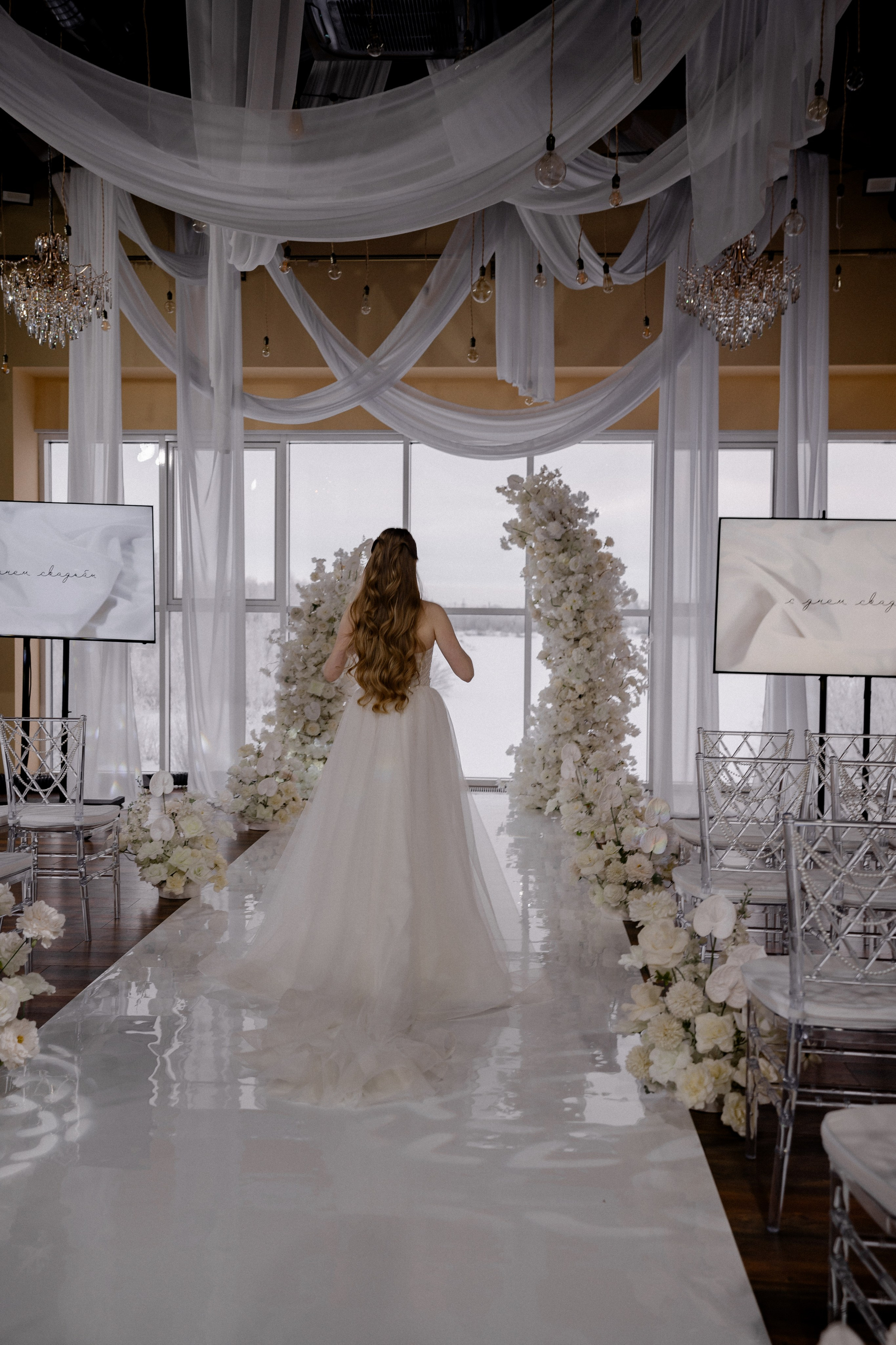 СВАДЕБНАЯ СЬЕМКА СБОРОВ В ОТЕЛЕ И ВЫЕЗД НА ЦЕРЕМОНИЮ (СНЯТО В СИБИРЕ В НИЖНЕВАРТОВСКЕ). Профессиональный фотограф, Санкт-Петербург — Виктория Богомолова