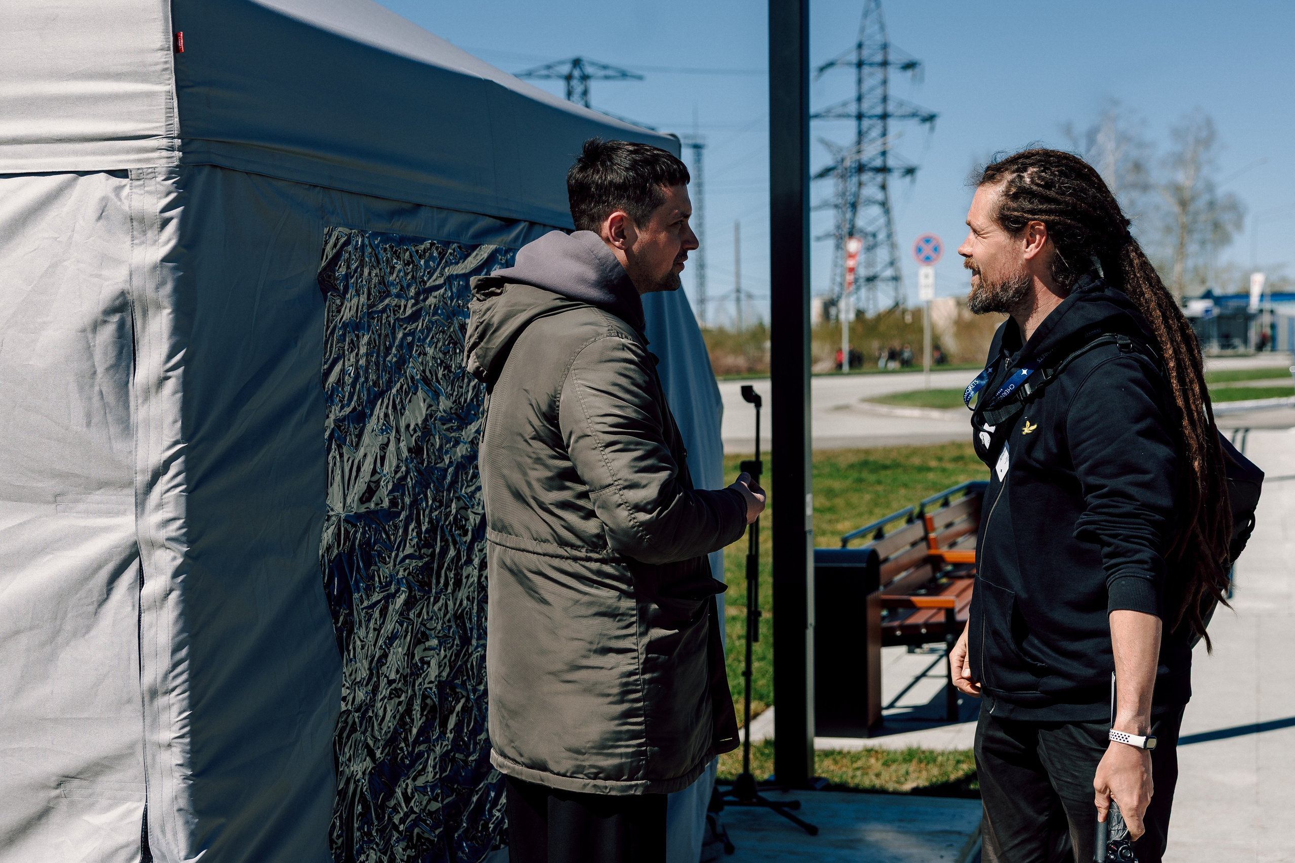 Торжественный митинг, посвящённый открытию Мемориала Славы воинам-новотрубникам. Лёшка Варзегов — фотограф