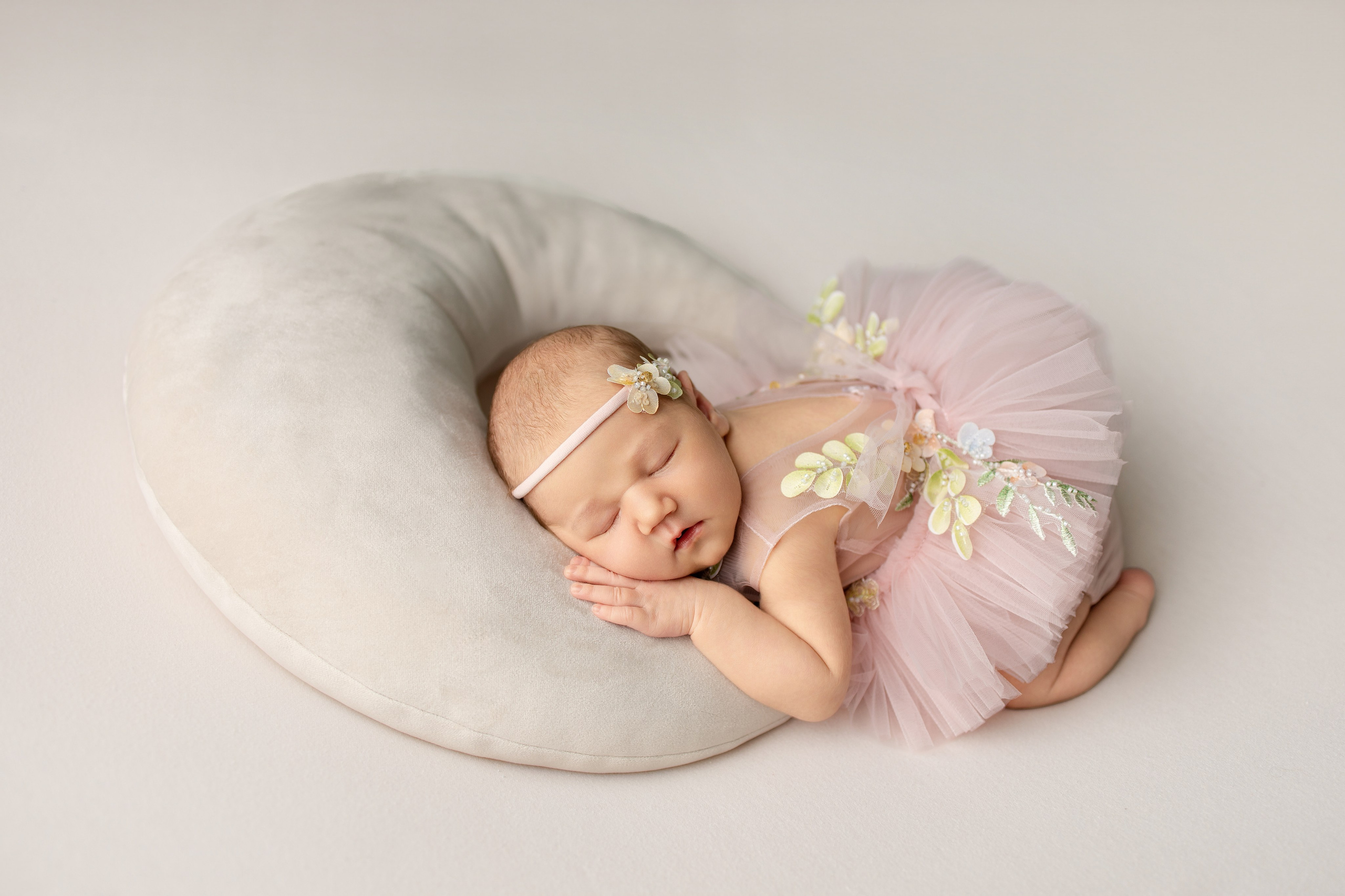 Полина 6 дней. Фотограф новорождённых Newborn Москва