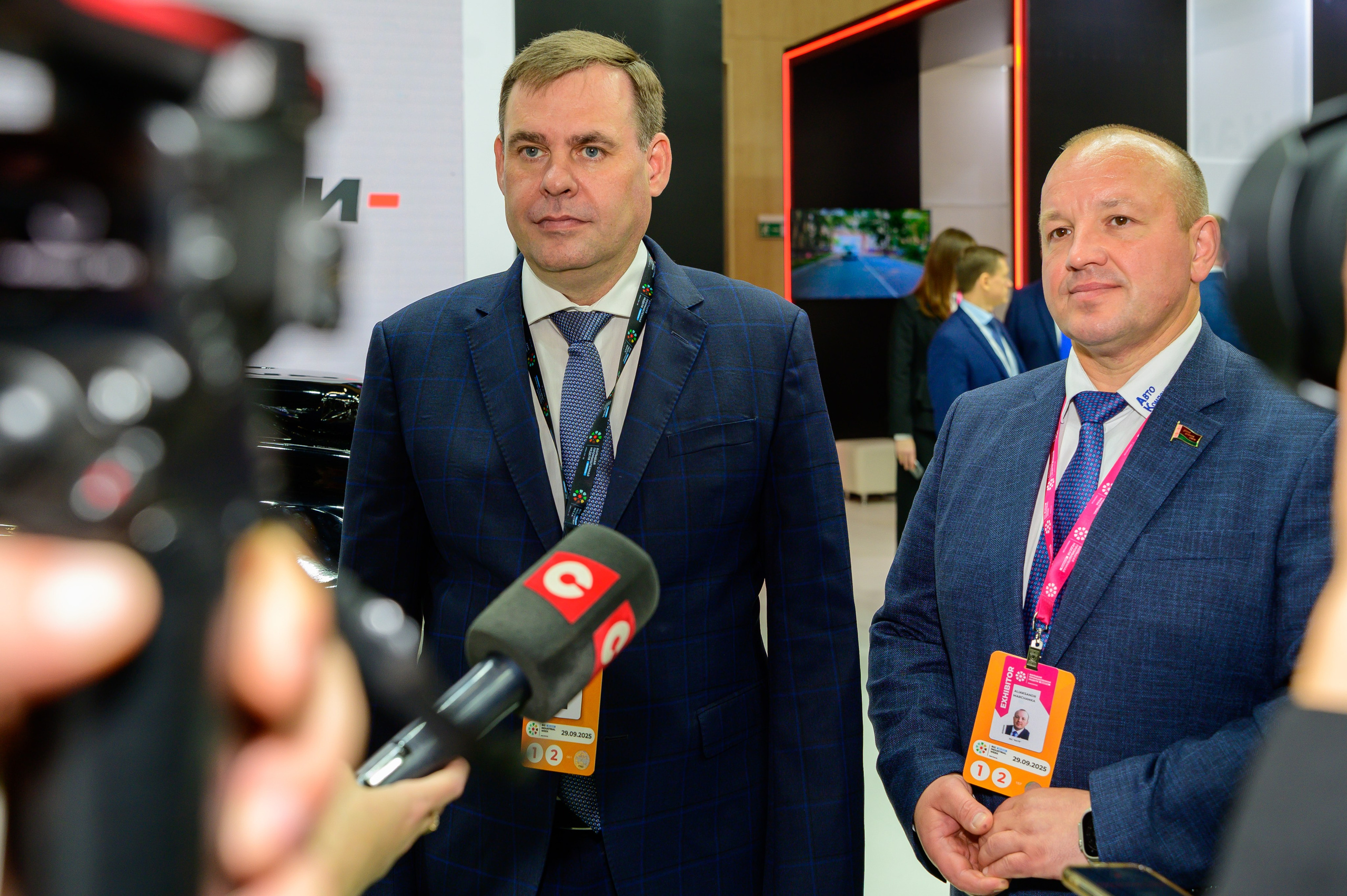 BigindustrialweekBelarus. Фотоуслуги, услуги фотографа, фотографирование важных событий