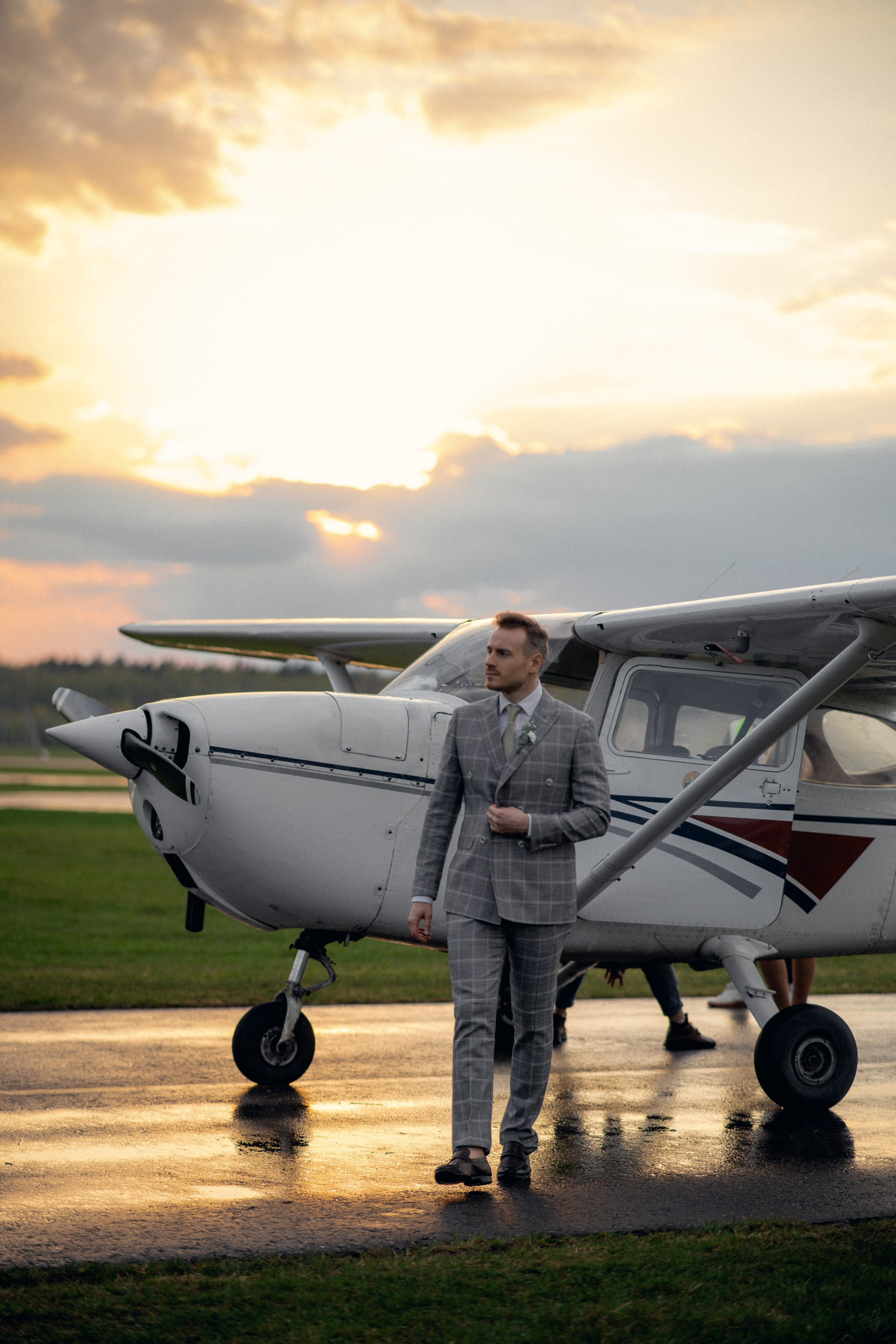 Аэродром. Фотограф Антон Стренковский. Свадебная хроника в Москве