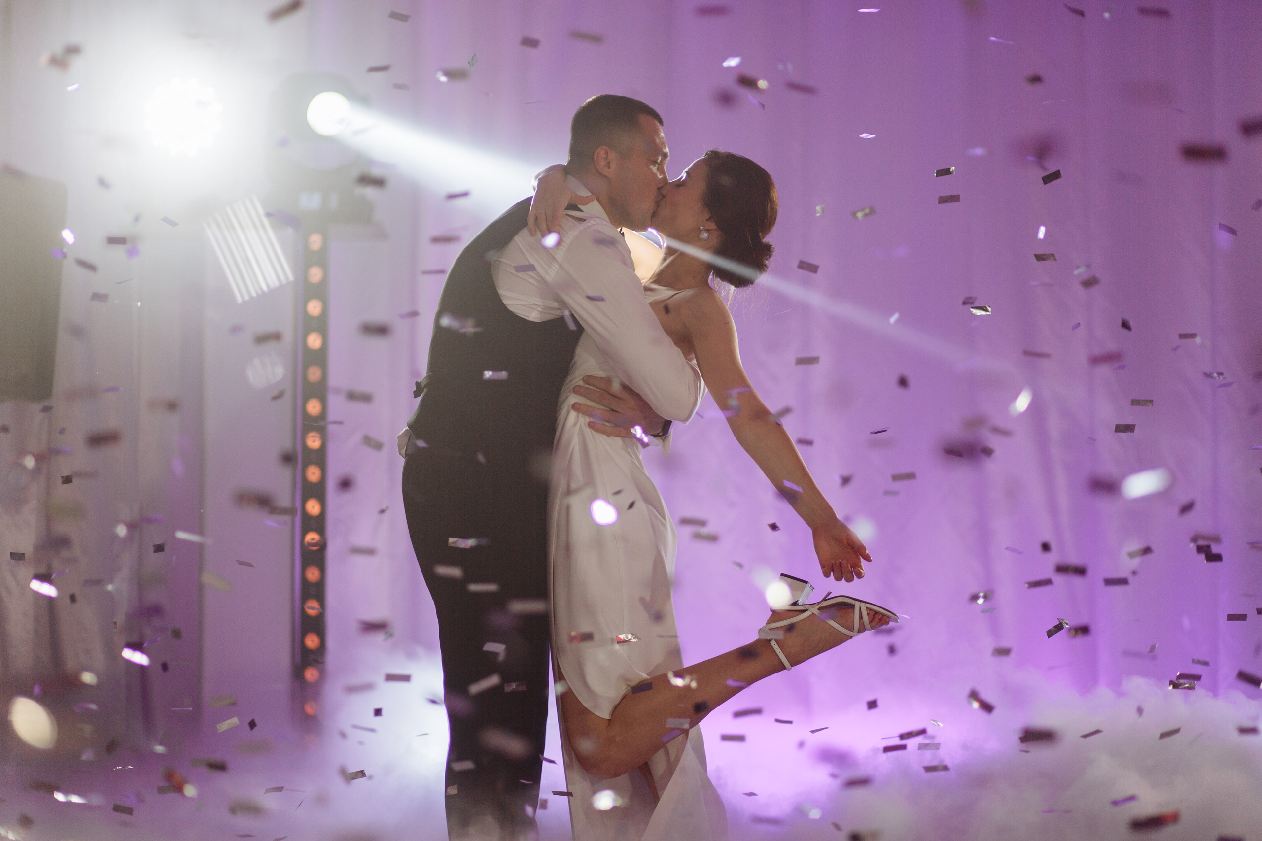 Банкет в шатре Кадницы. Свет на свадьбу Нижний Новгород Friends Rent