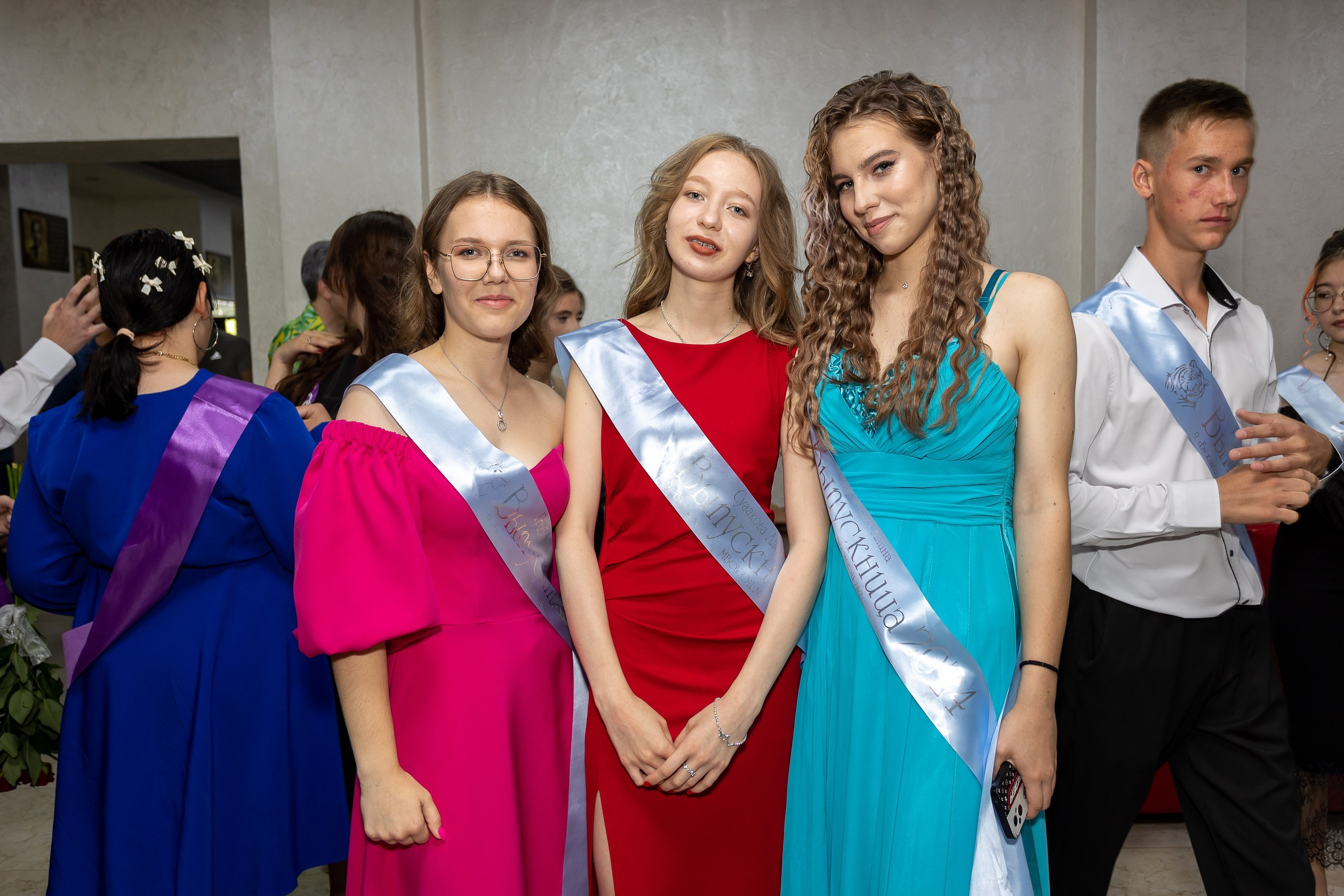 Вручение аттестата и выпускной вечер. Выпускные альбомы Майкоп, Краснодар Елена Золотарева