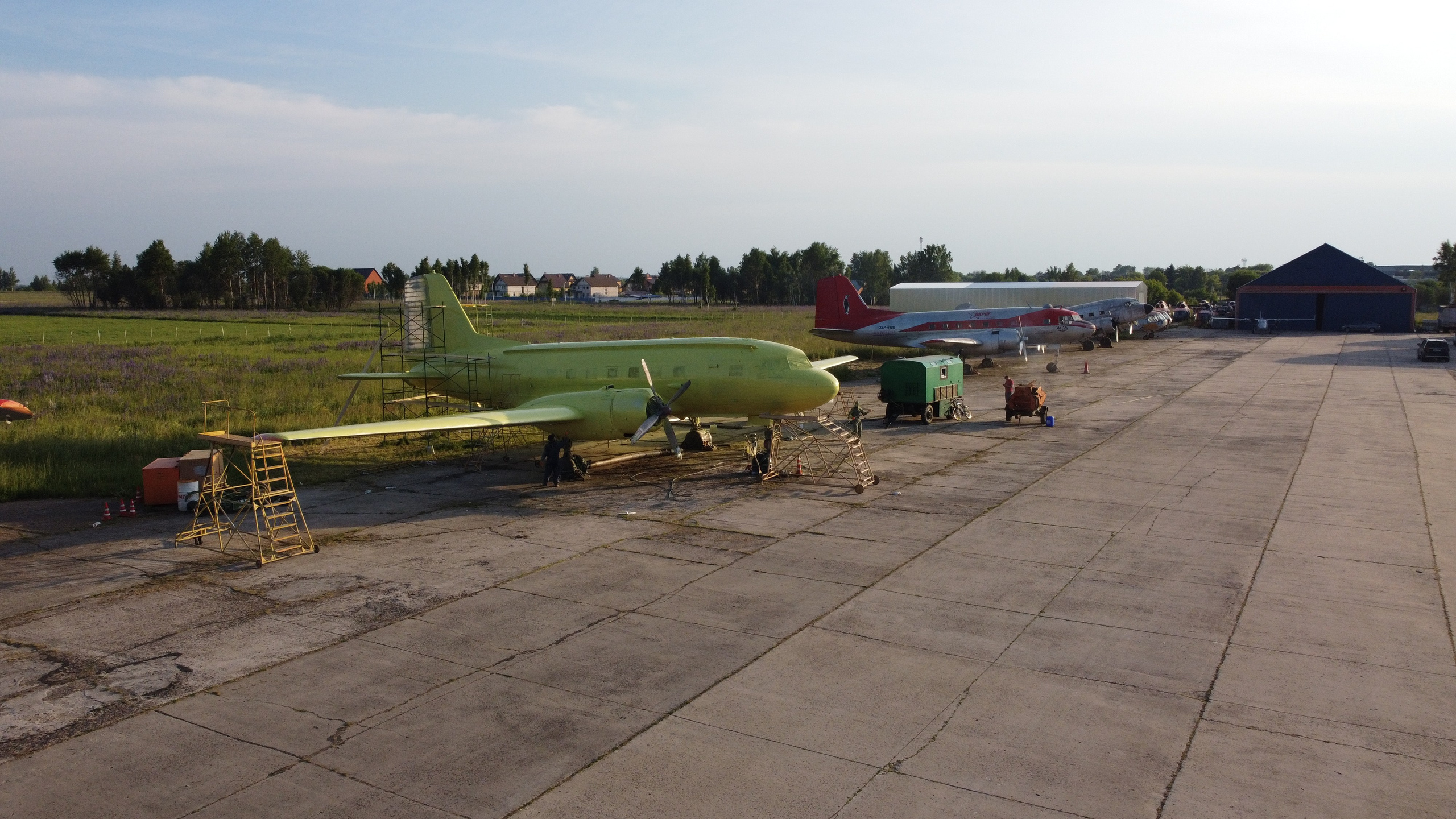 Ил-14Т «Голубая Мечта» — покраска (2022г). Фотоальбом показывающий увлекательный мир авиации и мир медведей Андрея Иванова