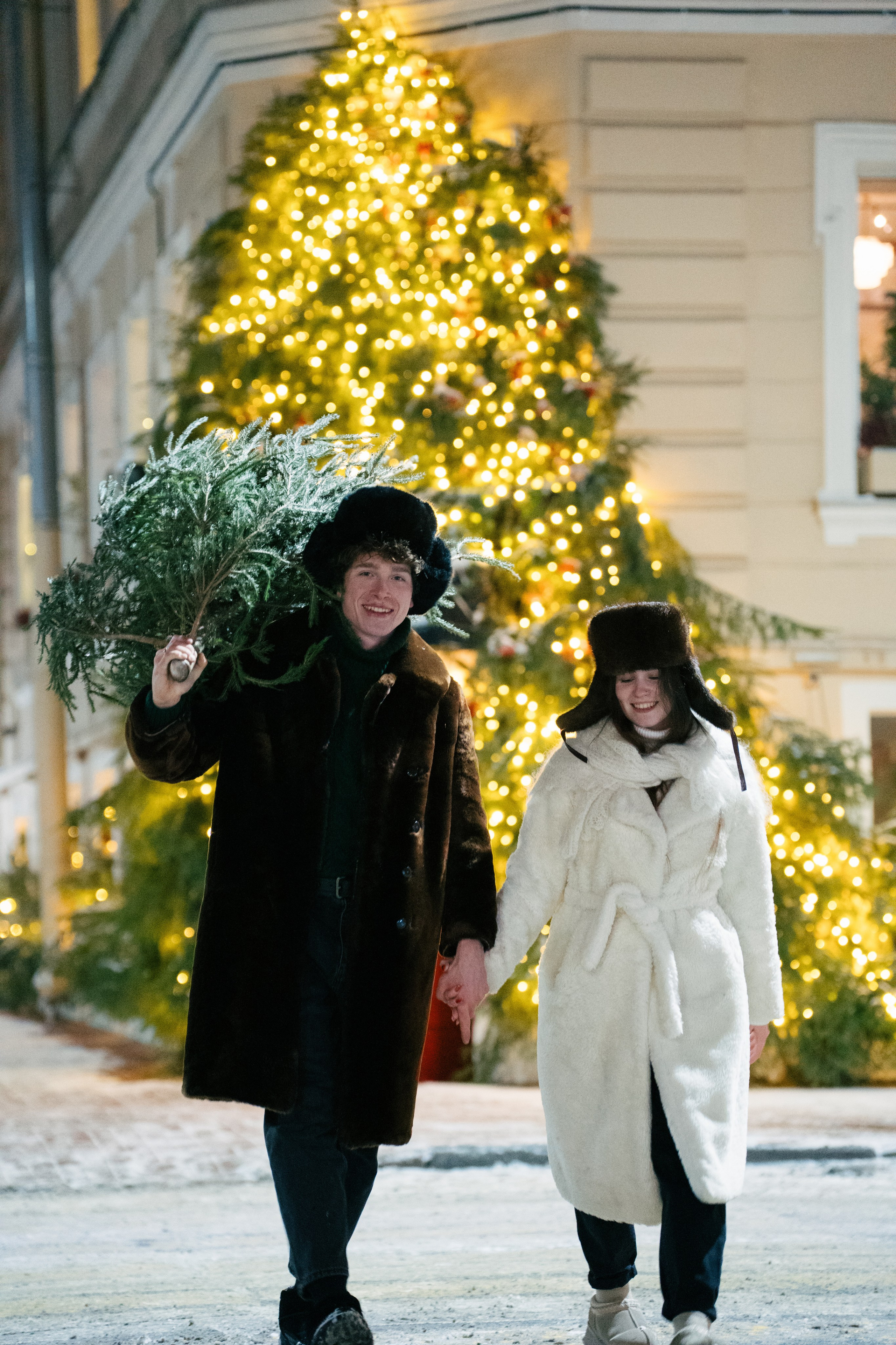 НОВОГОДНЯЯ ПРОГУЛКА ПАРЫ ПО ЧЕРНЫШЕВСКОЙ ПЕРЕД НОВЫМ ГОДОМ. Профессиональный фотограф, Санкт-Петербург — Виктория Богомолова