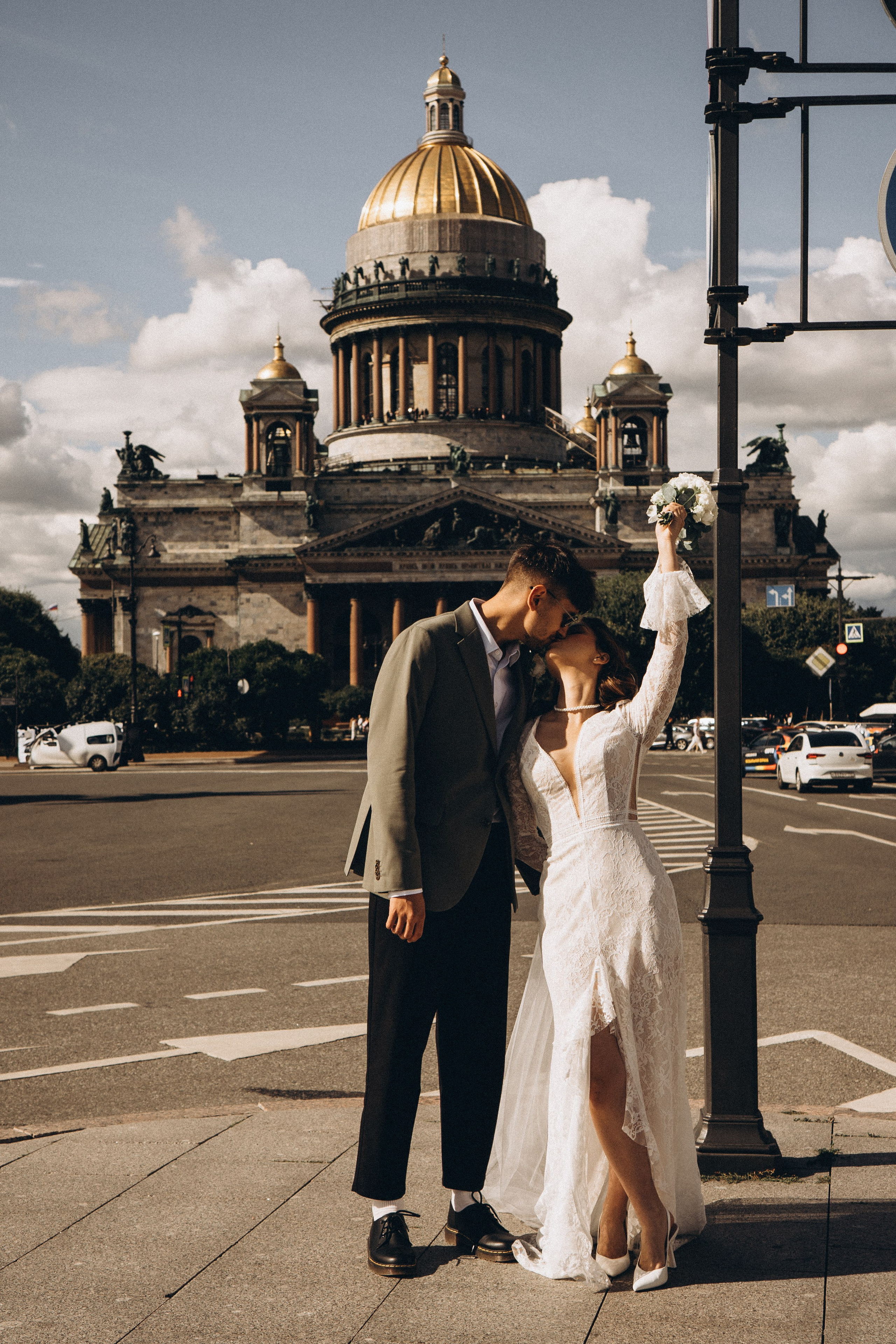 СВАДЕБНАЯ ПРОГУЛКА ВОЗЕ ИСАИКЕВСКОГО СОБОРА АСТОРИИ И ЗАКОНОДАЛЕТНОГО СОБРАНИЯ. Профессиональный фотограф, Санкт-Петербург — Виктория Богомолова