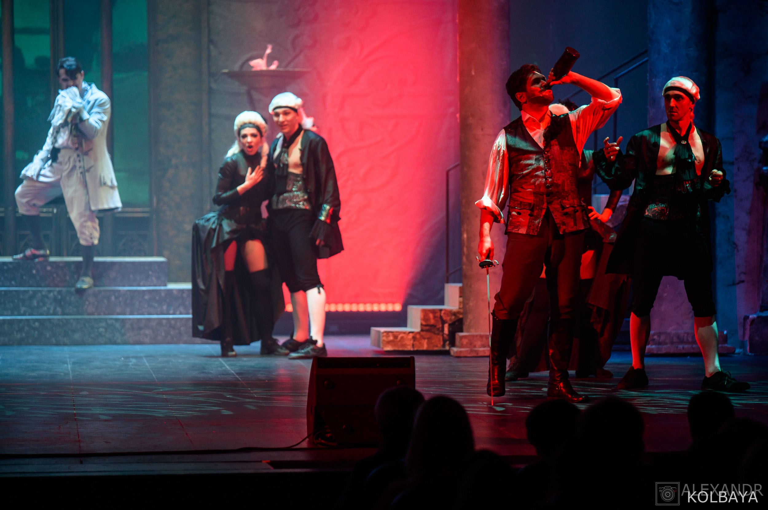 Опасные связи. Концертный и театральный репортажный фотограф в Москве Александр Колбая