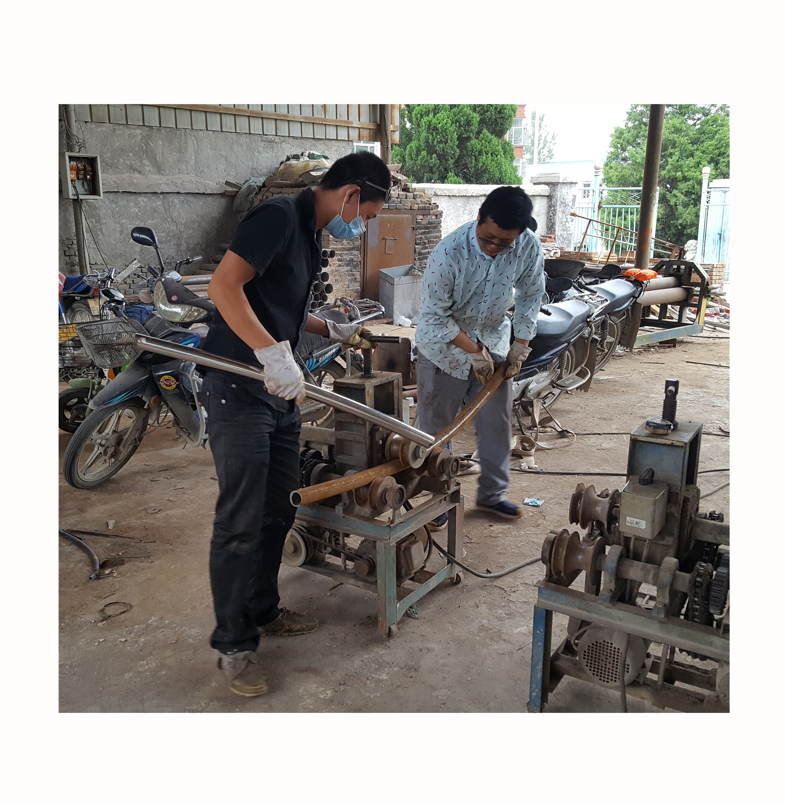 Поцелуй / Китай / Чаньчунь /2017. Художник — скульптор Антонина Фатхуллина