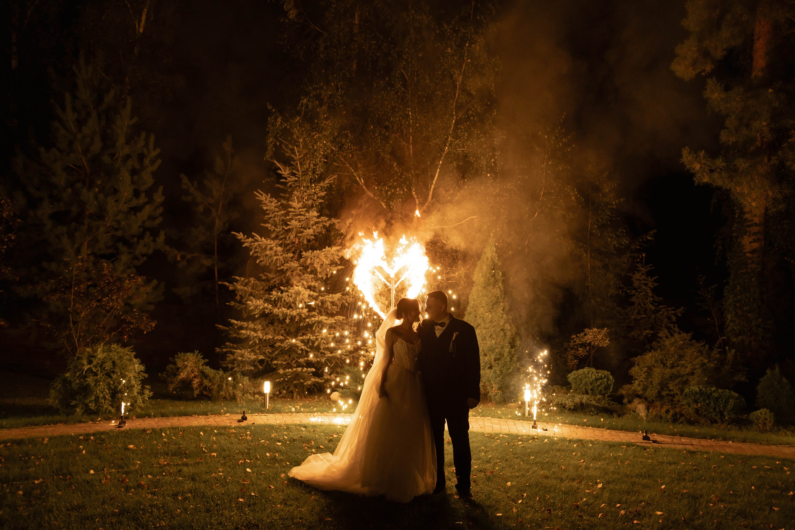 Свадебная история. Лесной Виладж. Свадебный и семейный фотограф Рассказова Виктория