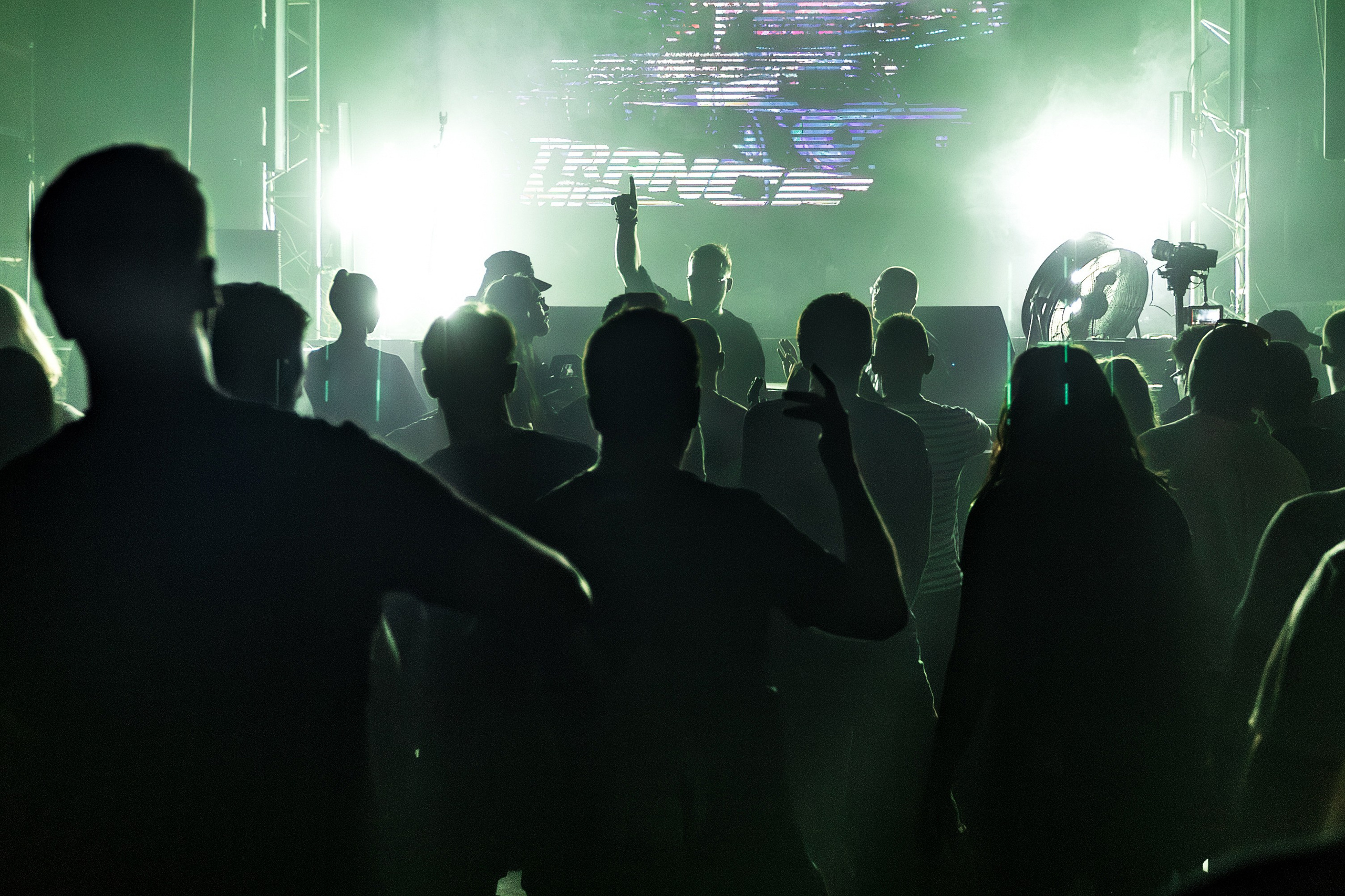 System Reality: Glow! в клубе Фабрика, Екатеринбург. Репортажный фотограф Екатеринбург | Яркий, качественный репортаж | Концерты, клубы, репортаж, праздники, корпоративы