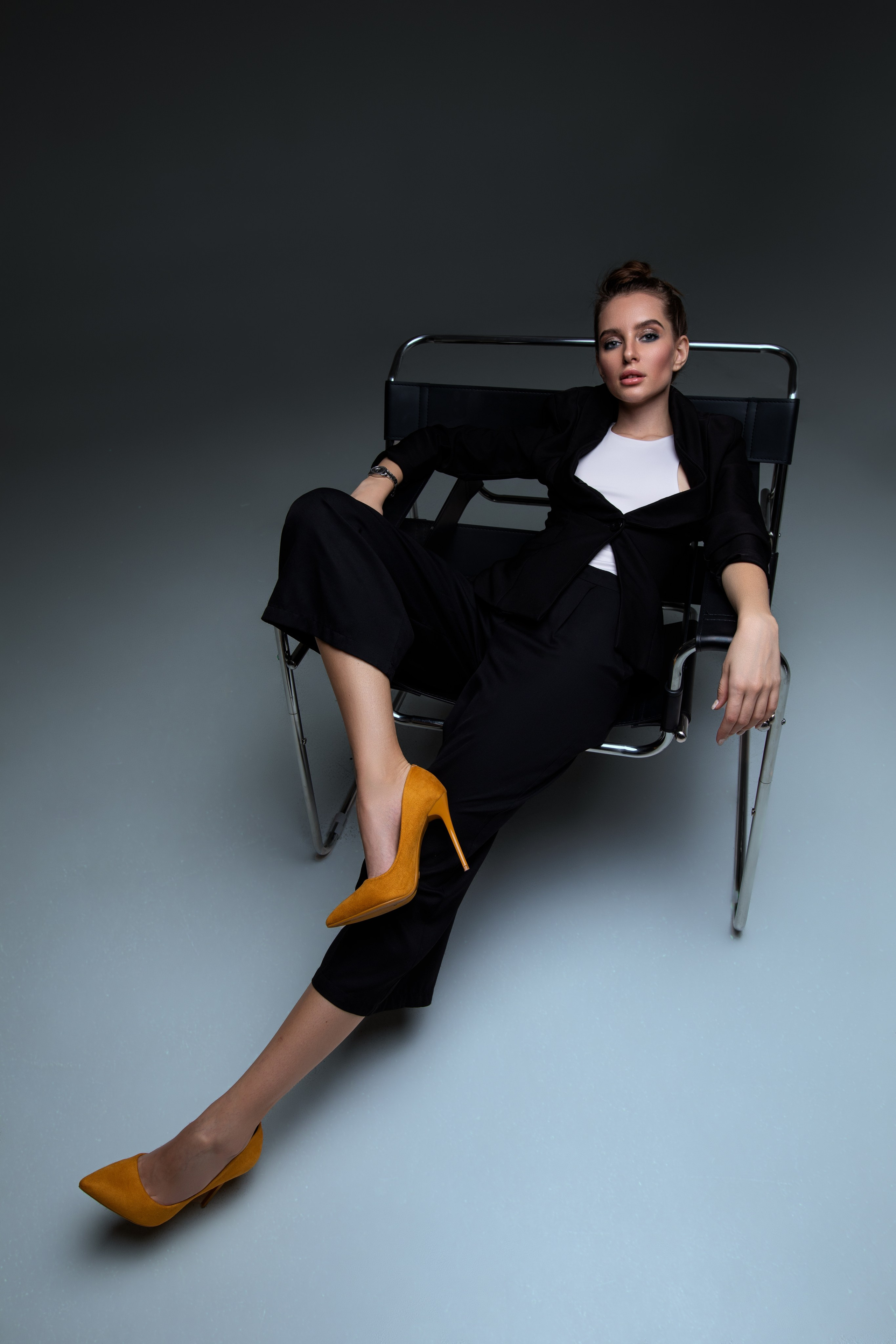 Студийная съемка с Дариной на циклораме в формате для «себя»